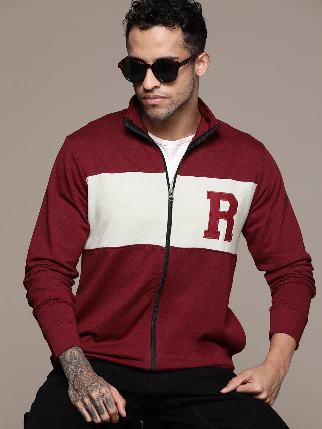 

Roadster Men Colourblocked Sweatshirt, Maroon