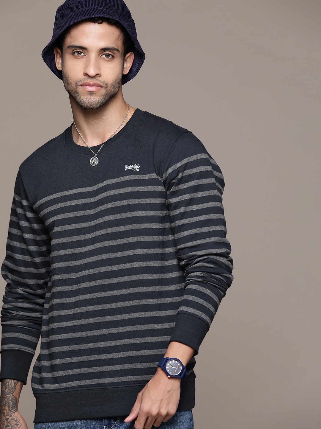 

Roadster Men Striped Sweatshirt, Navy blue