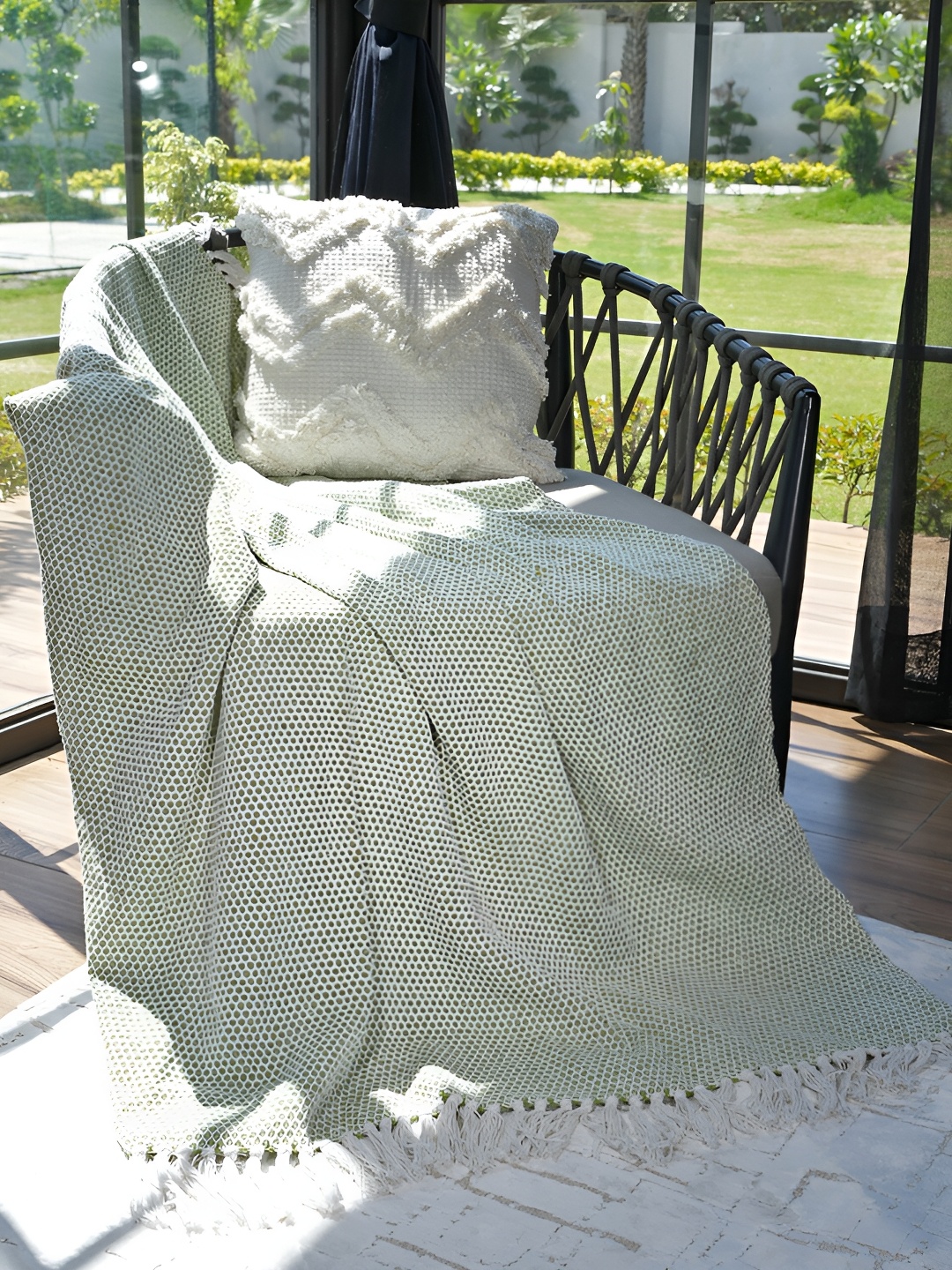 

GRHAMOY Green & White Self Design Cotton Throws