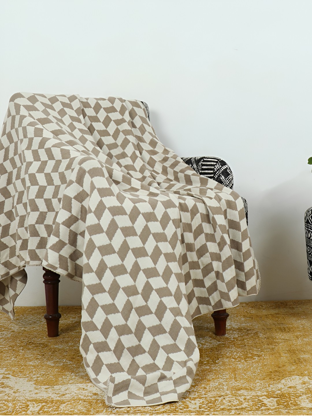 

GRHAMOY Brown & White Printed Cotton Throws