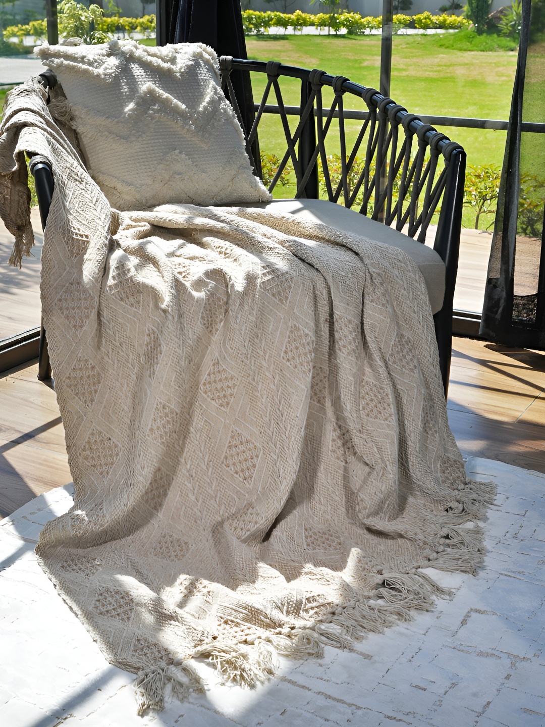 

GRHAMOY Brown & White Self Design Cotton Throws