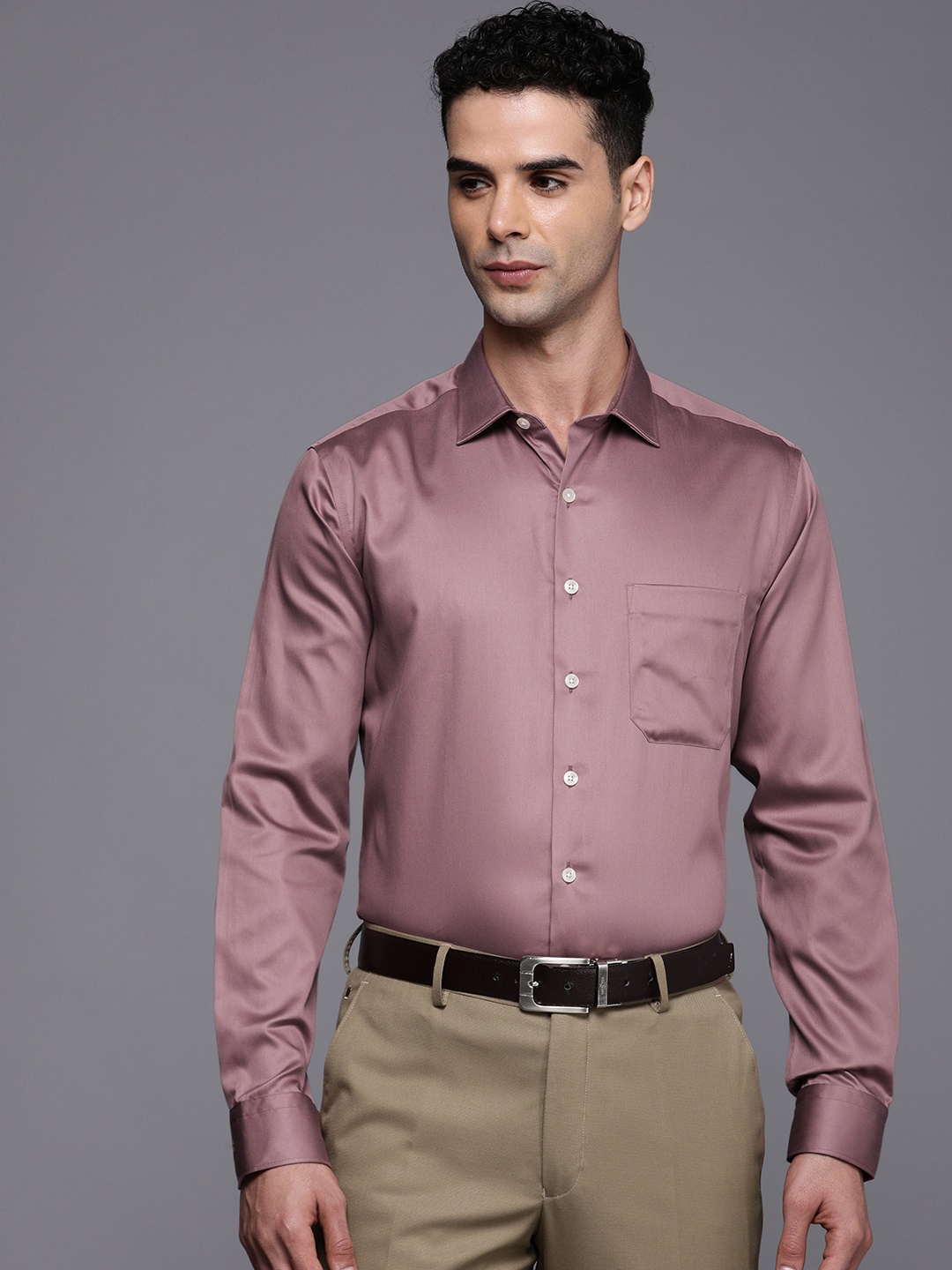 

Louis Philippe Solid Slim Fit Formal Shirt, Mauve