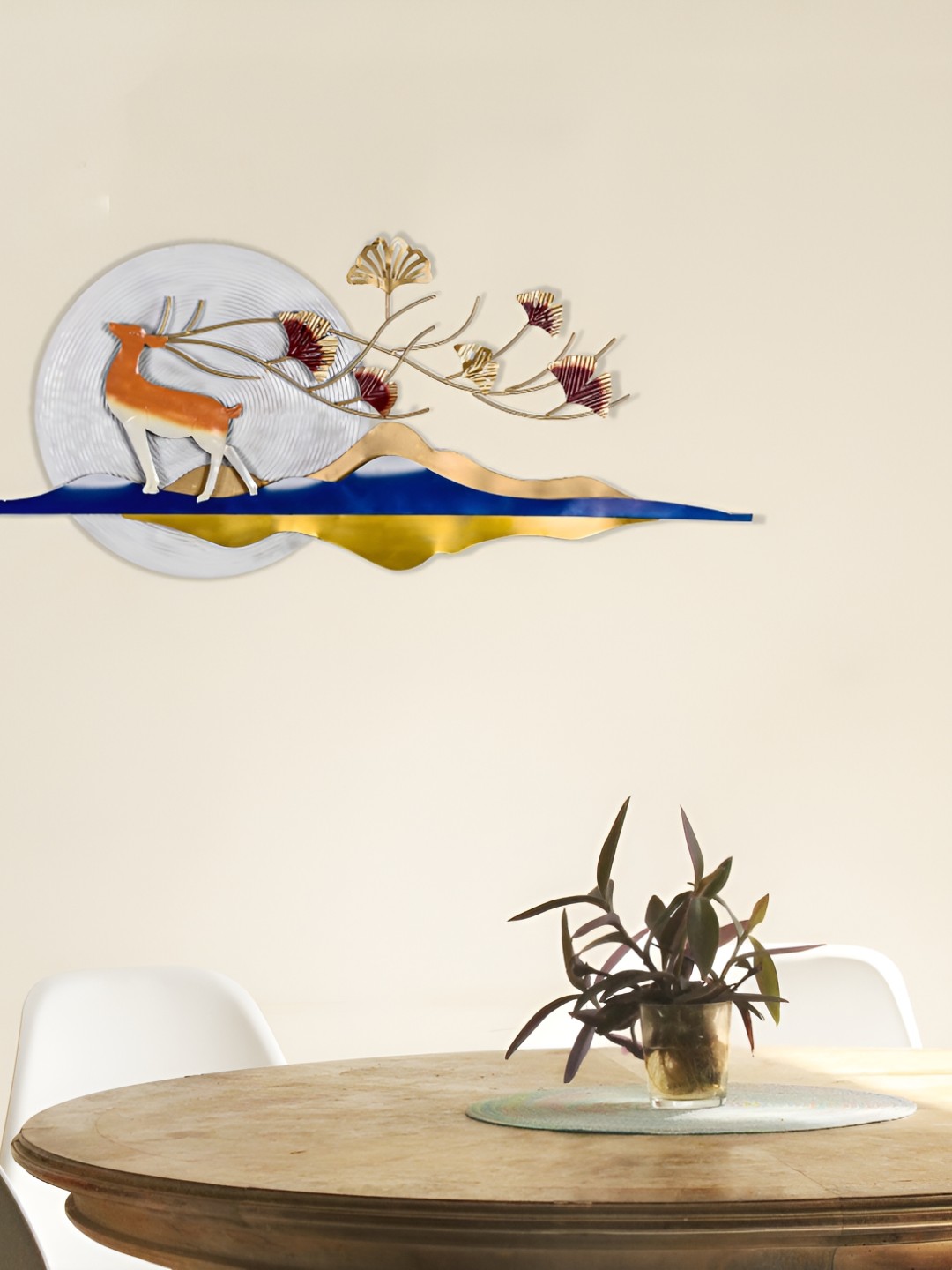 

HANDICRAFTS TOWN Gold Toned & White Metal Wall Decor
