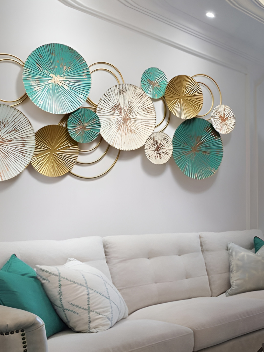 

HANDICRAFTS TOWN Gold Toned & Green Iron Wall Decor