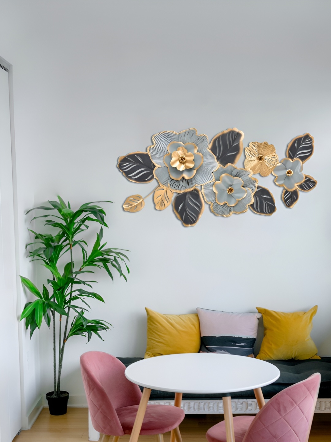 

HANDICRAFTS TOWN Grey & Gold Toned Metal Wall Decor