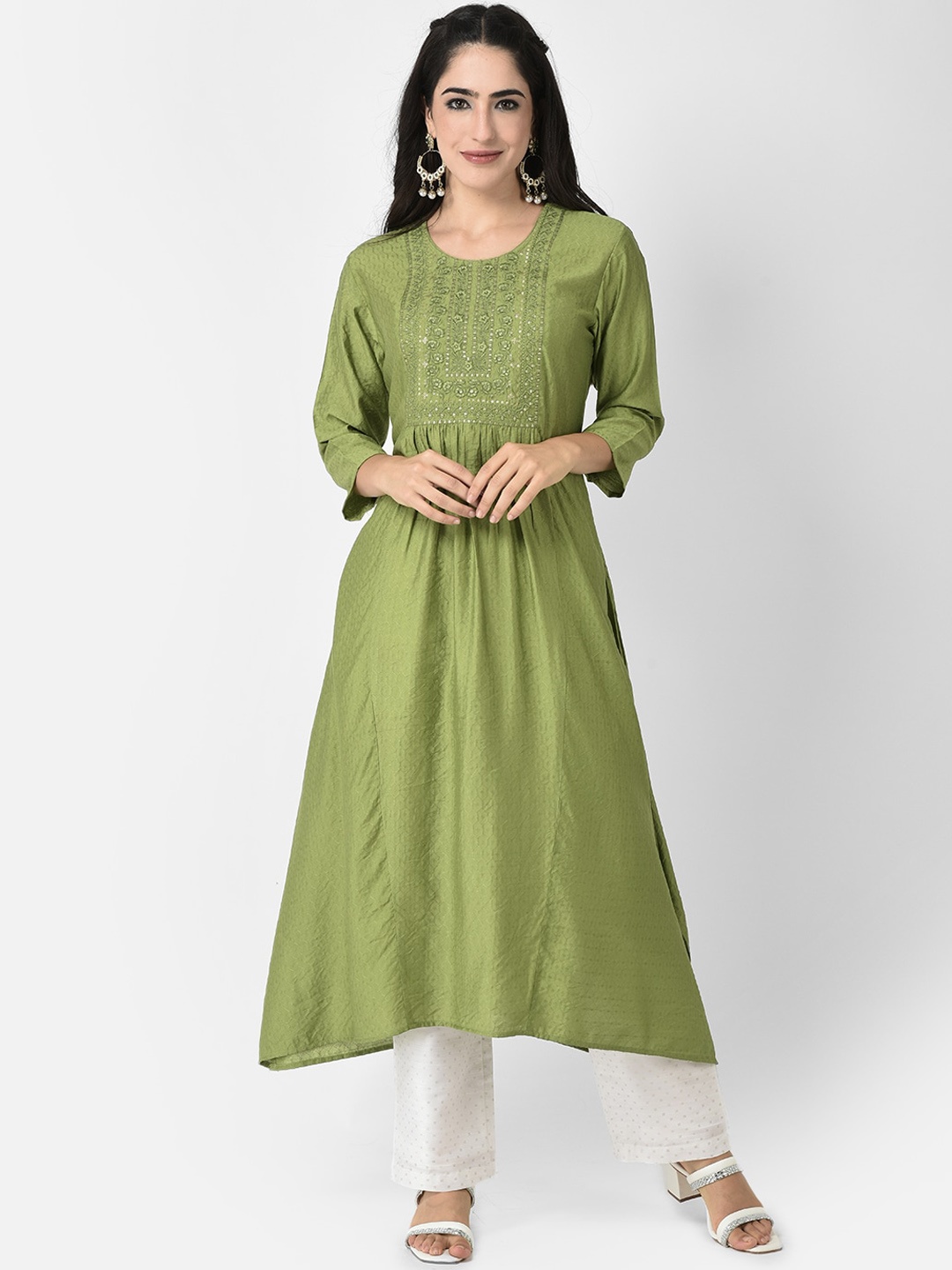 

Span Ethnic Motifs Sequinned Yoke Design A-Line Kurta, Green