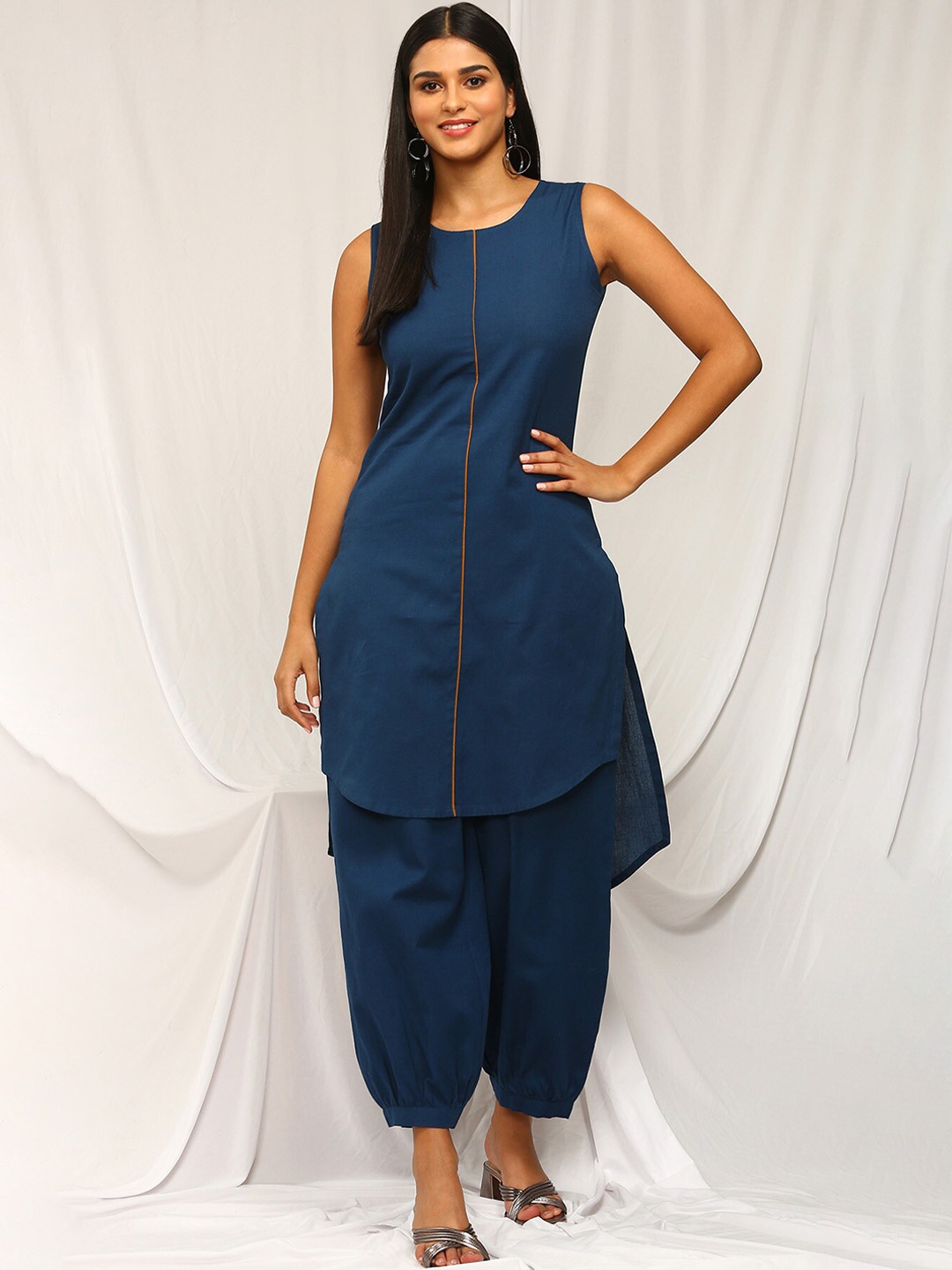 

Stylefables Round Neck Sleeveless Regular Linen Kurta With Salwar, Navy blue