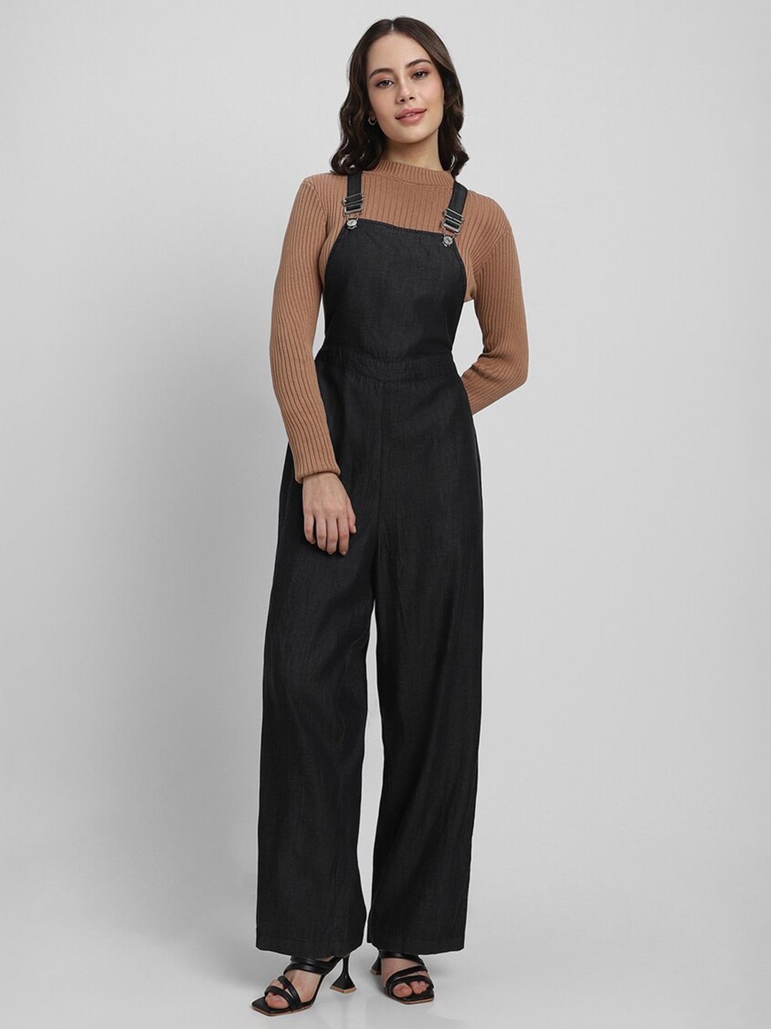 

FOREVER 21 Shoulder Straps Basic Jumpsuit, Black