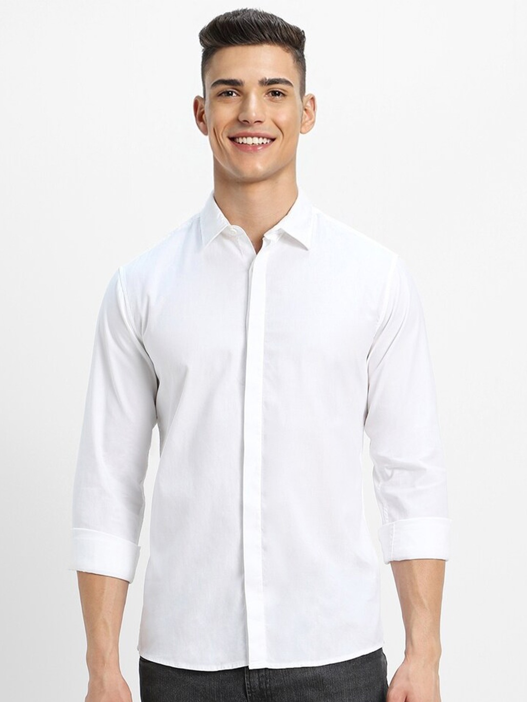 

FOREVER 21 Spread Collar Pure Cotton Casual Shirt, White