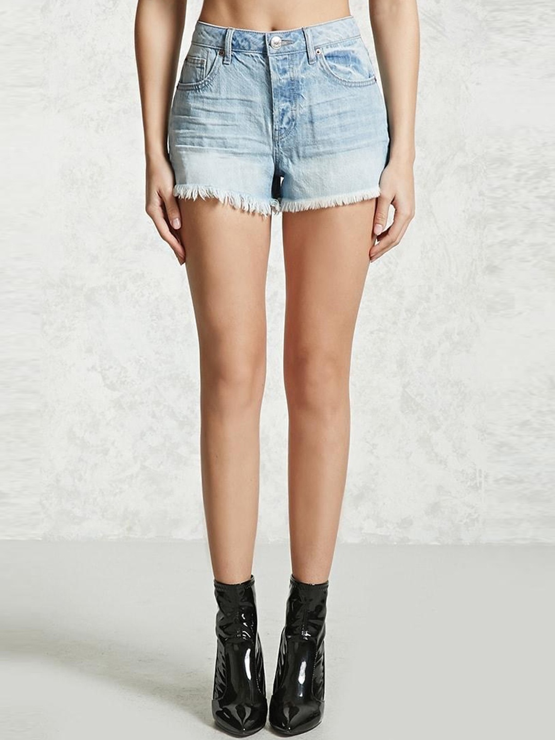 

FOREVER 21 Women Slim Fit Pure Cotton Denim Shorts, Blue