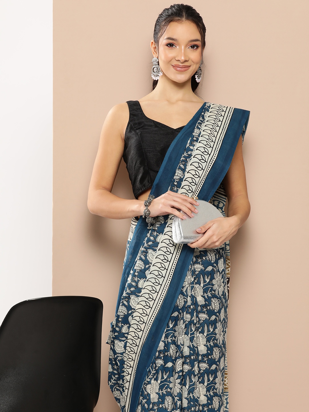 

Yufta Floral Printed Pure Cotton Saree, Teal