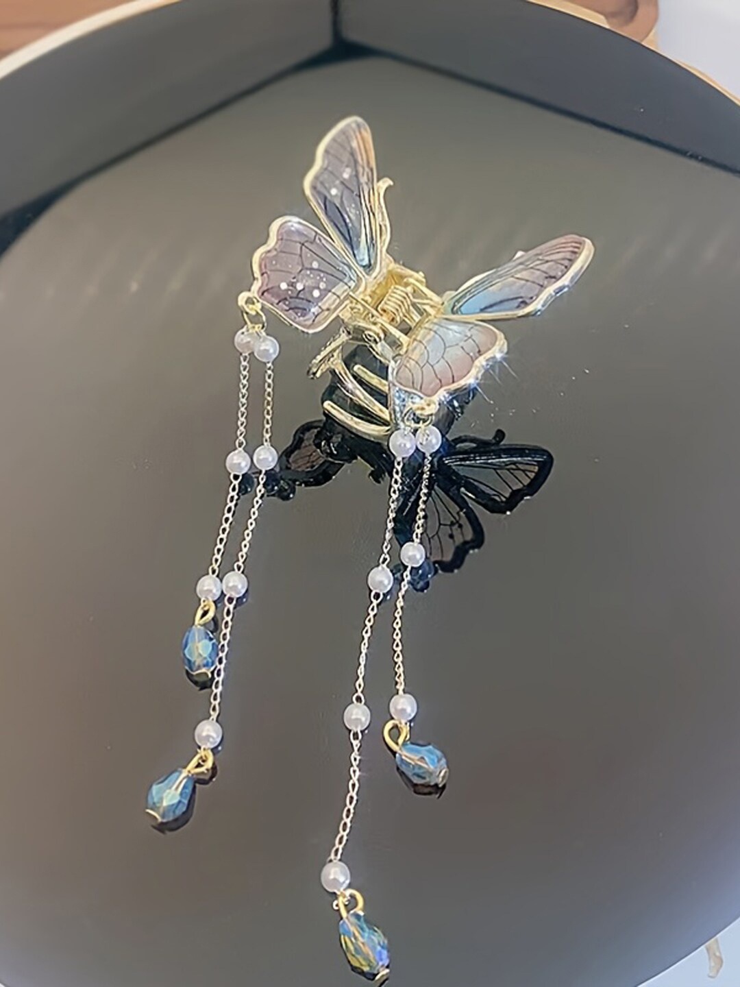 

Krelin Embellished Claw Clip, Gold