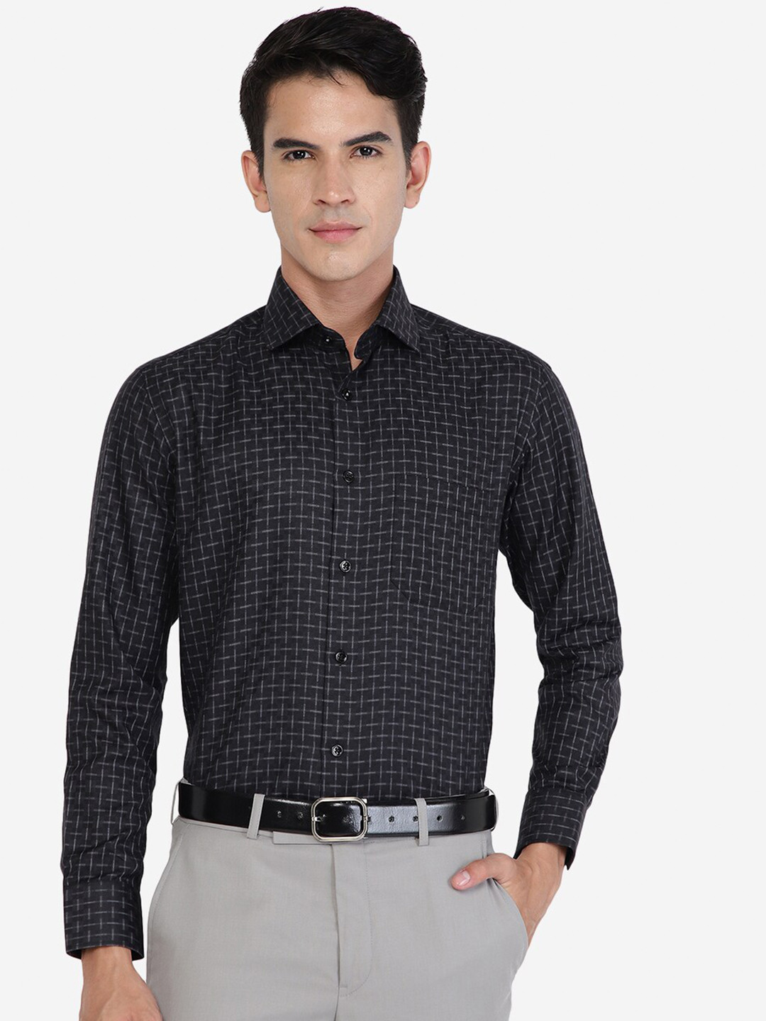 

Greenfibre Geometric Printed Slim Fit Formal Shirt, Black