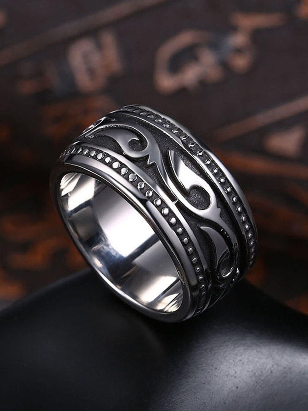 

OOMPH Men Stainless Steel Hawaiian Warrior Symbol Band Finger Ring, Silver
