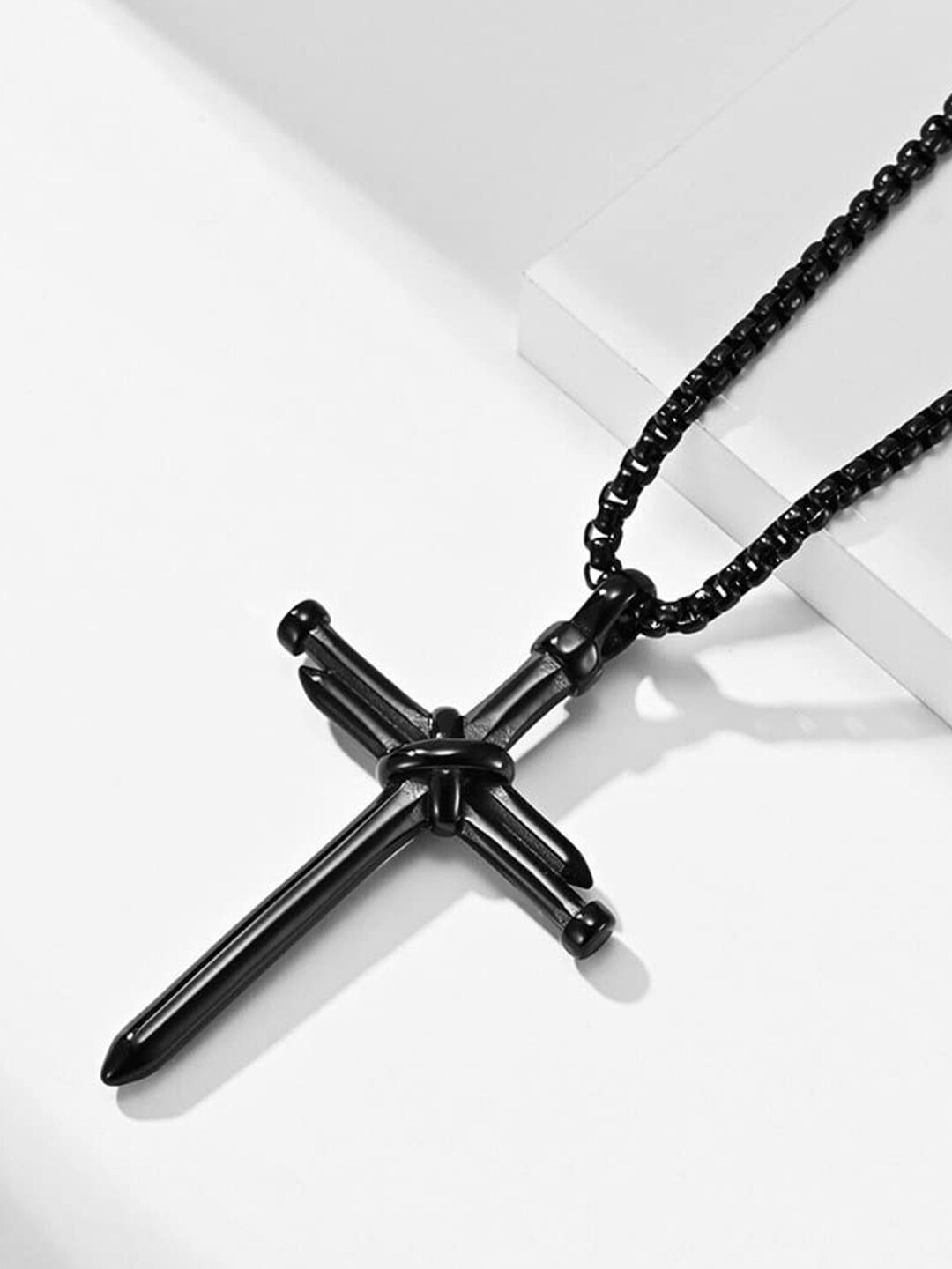 

OOMPH Minimal Cross Pendant With Chain, Black