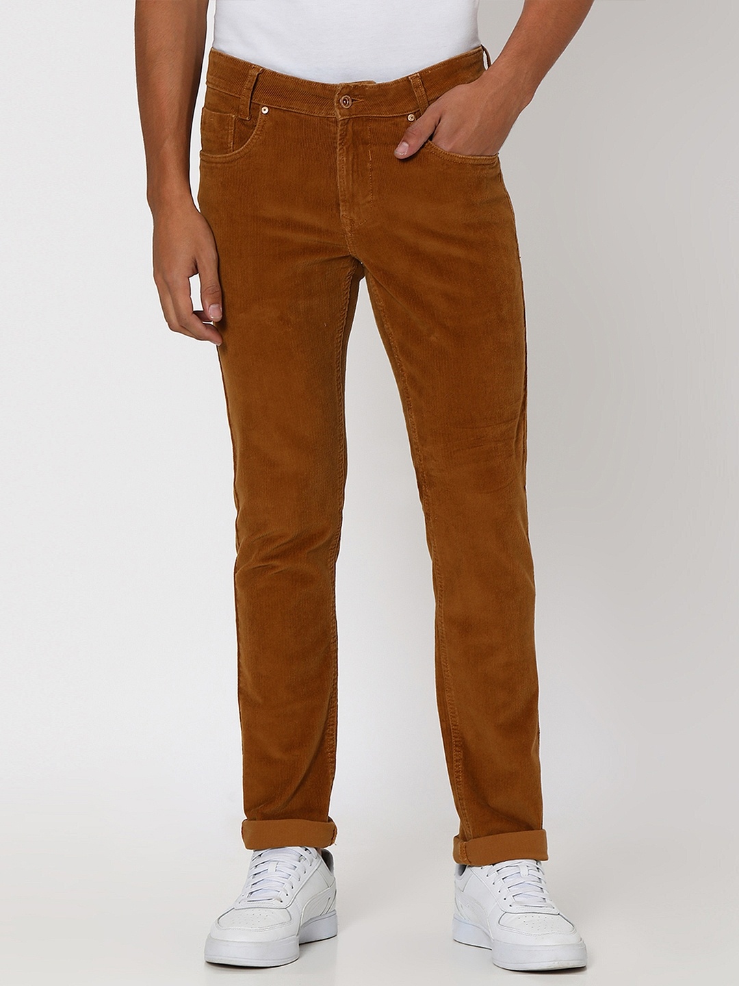 

Mufti Men Slim Fit Mid-Rise Plain Cotton Corduroy Cotton Trousers, Khaki