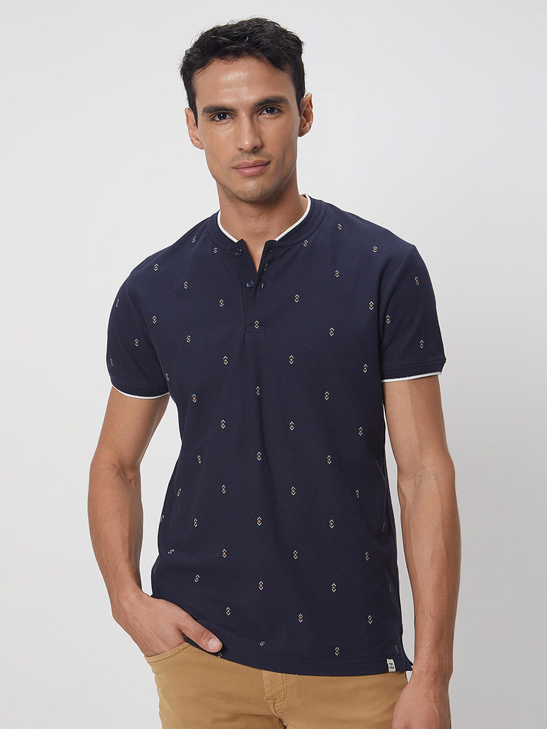 

Mufti Geometric Printed Slim Fit T-shirt, Navy blue