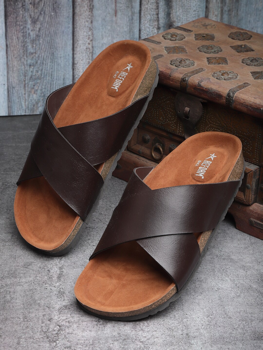 

REFOAM Textured Comfort Sandals, Brown