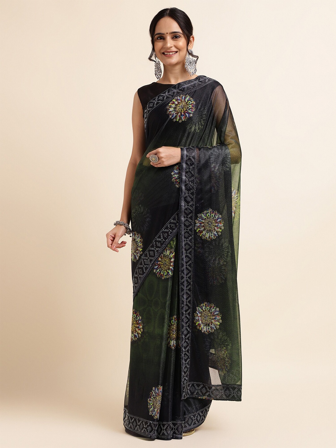 

FABMORA Embellished Saree, Green