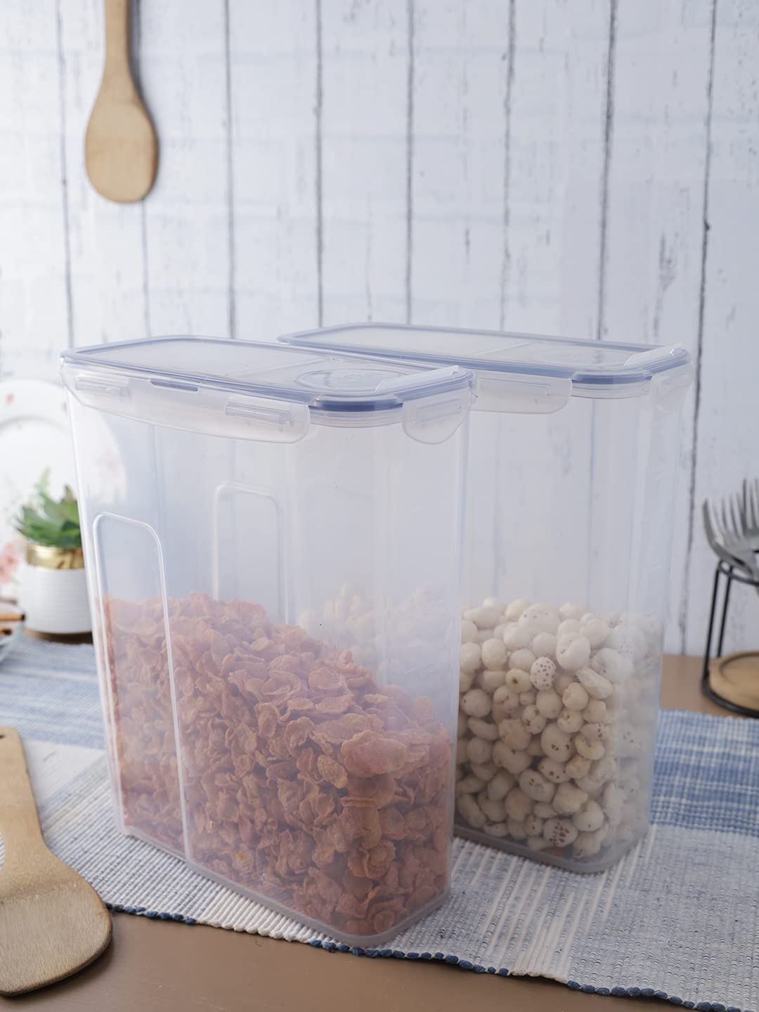 

Lock & Lock Transparent 2 Pieces Leak Proof Airtight Food Containers 4.3 L Each
