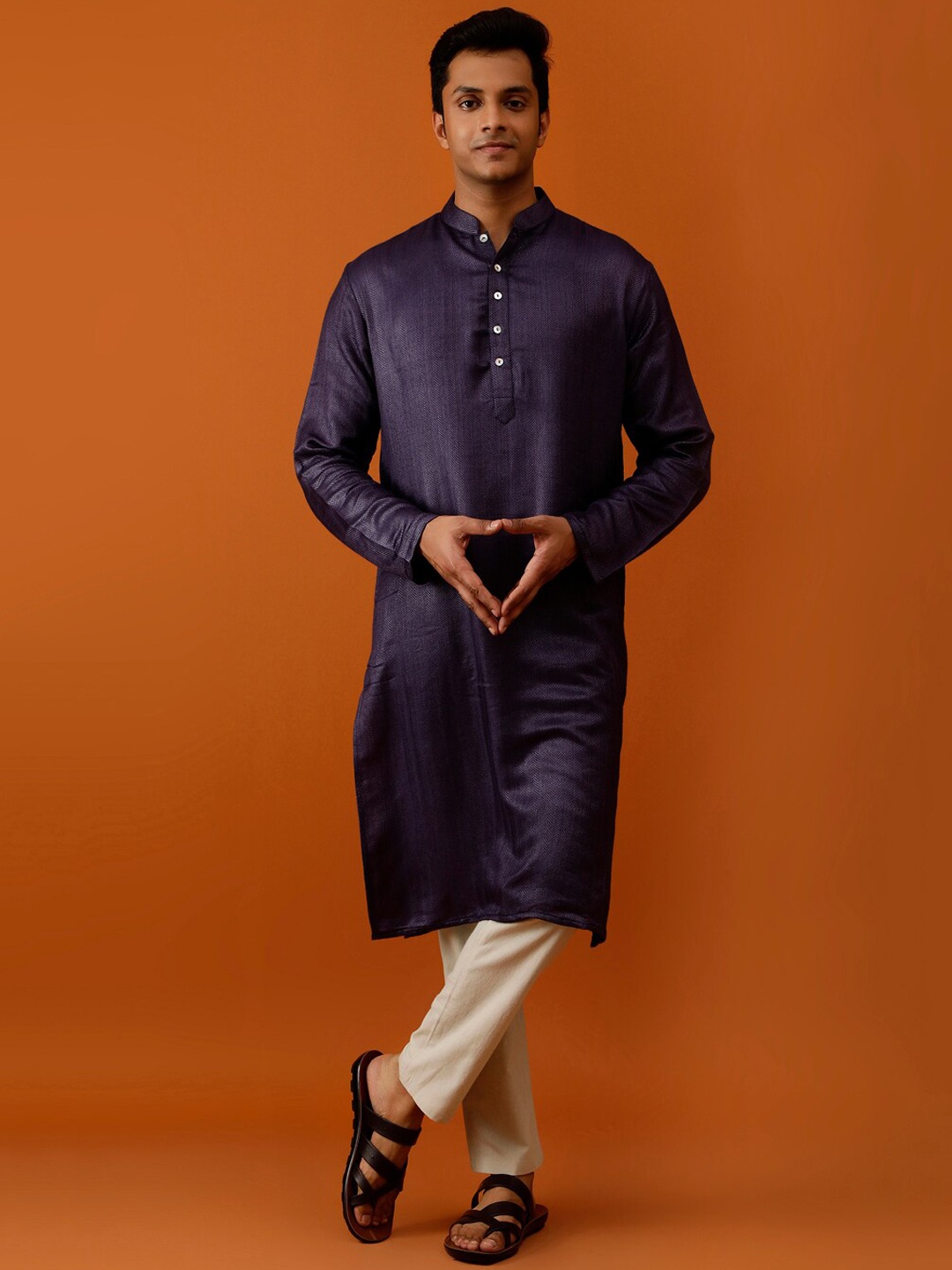 

Streaks & Crosses Geometric Self Design Mandarin Collar Tussar Silk Straight Kurta Set, Purple