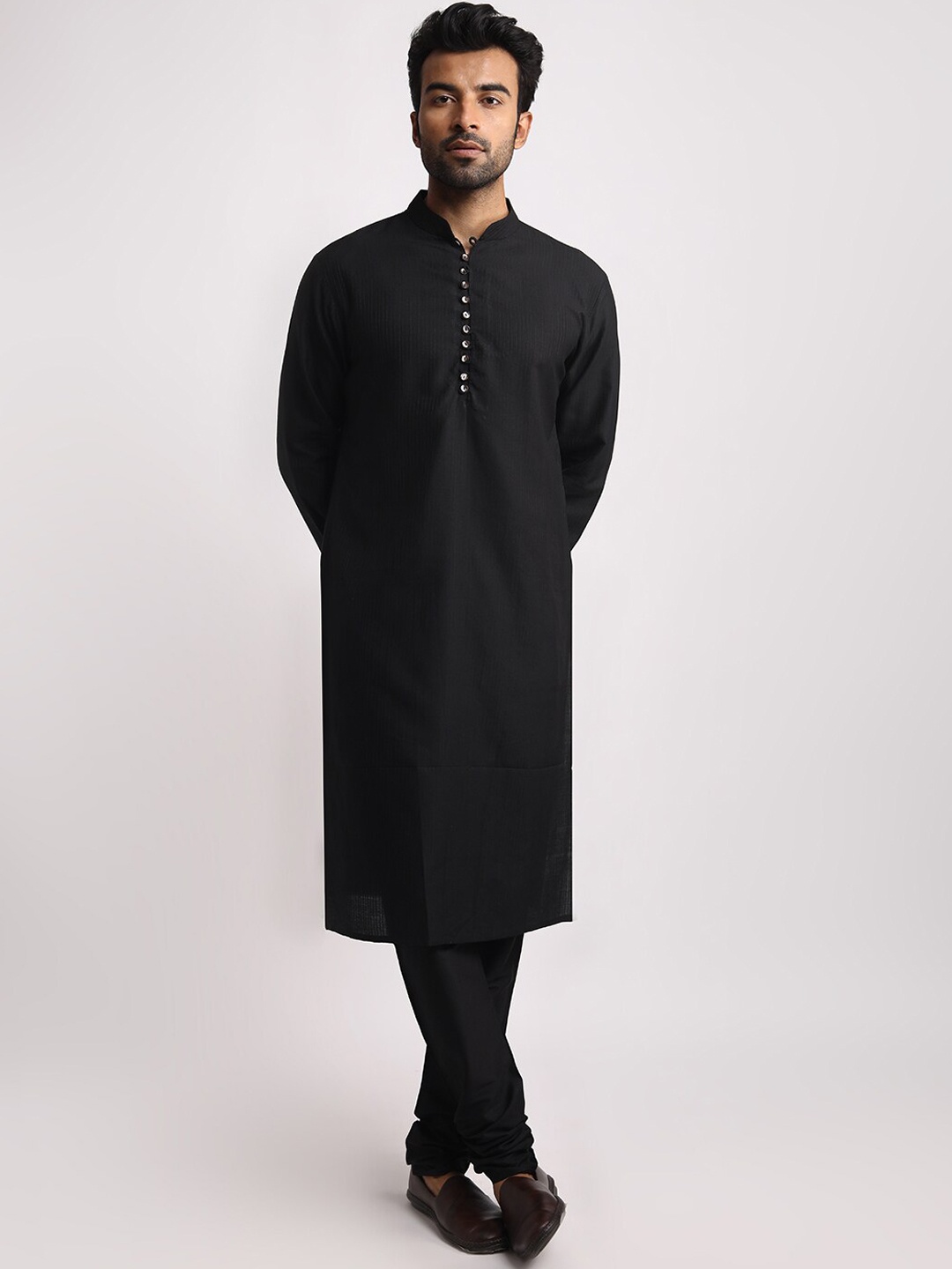 

Streaks & Crosses Striped Mandarin Collar Regular Kurta With Churidar, Black
