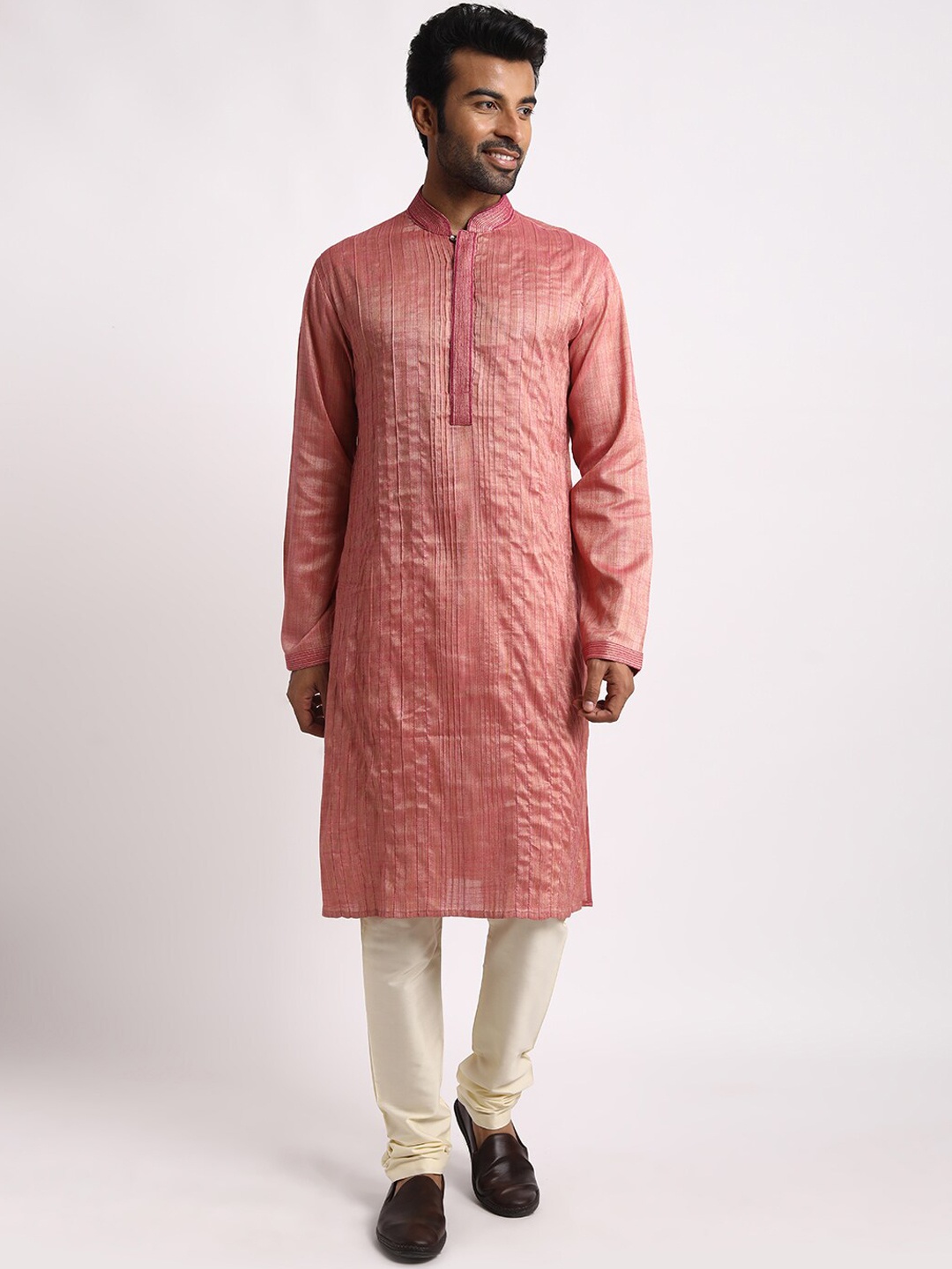 

Streaks & Crosses Self Designed Mandarin Collar Kurta with Churidar, Pink