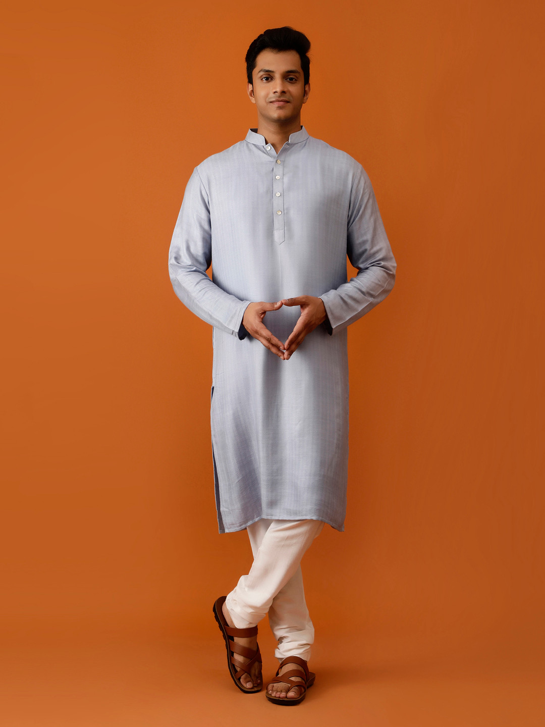 

Streaks & Crosses Geometric Self Design Mandarin Collar Tussar Silk Straight Kurta Set, Grey