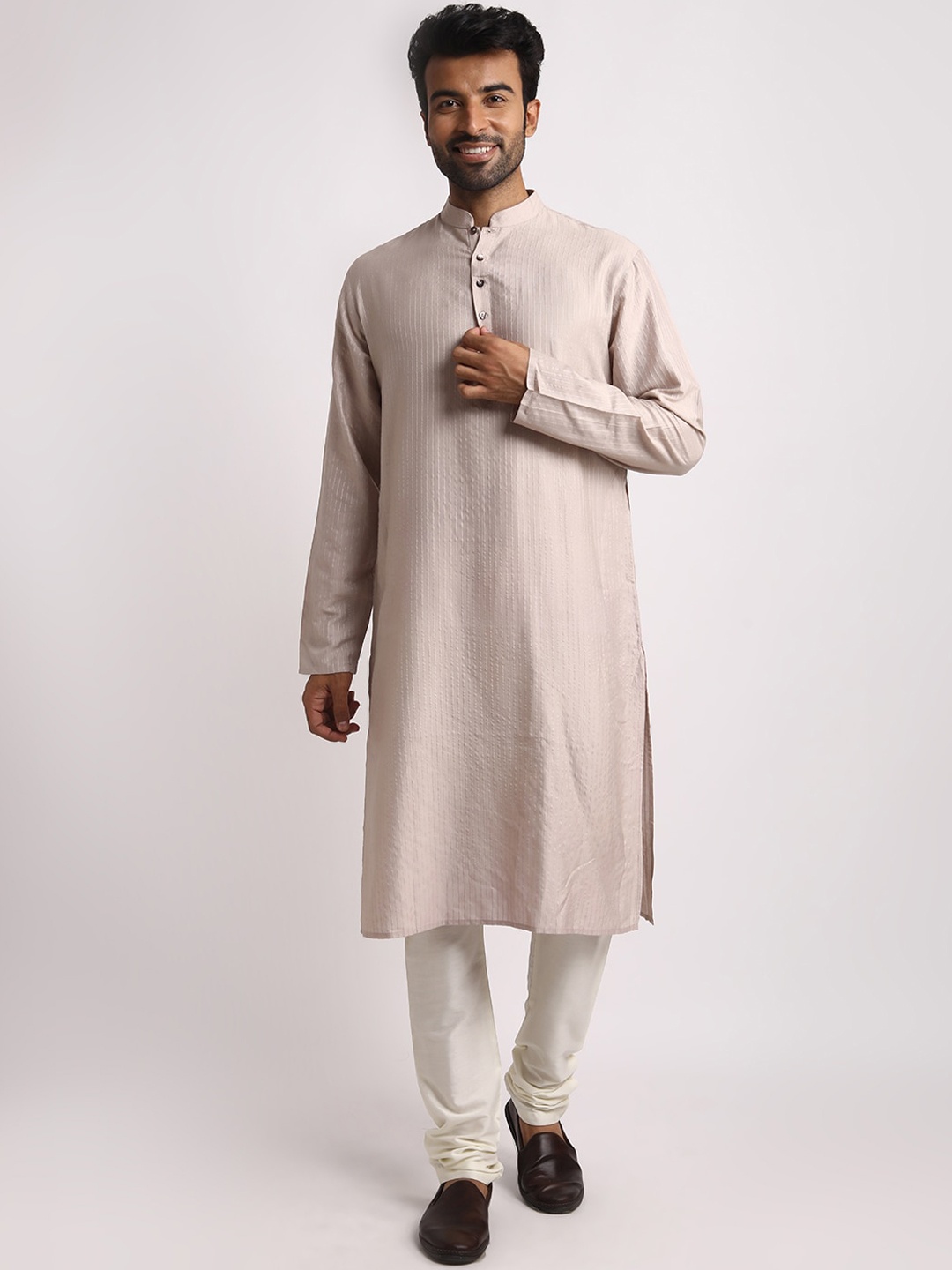 

Streaks & Crosses Striped Mandarin Collar Straight Kurta with Churidar, Rose gold