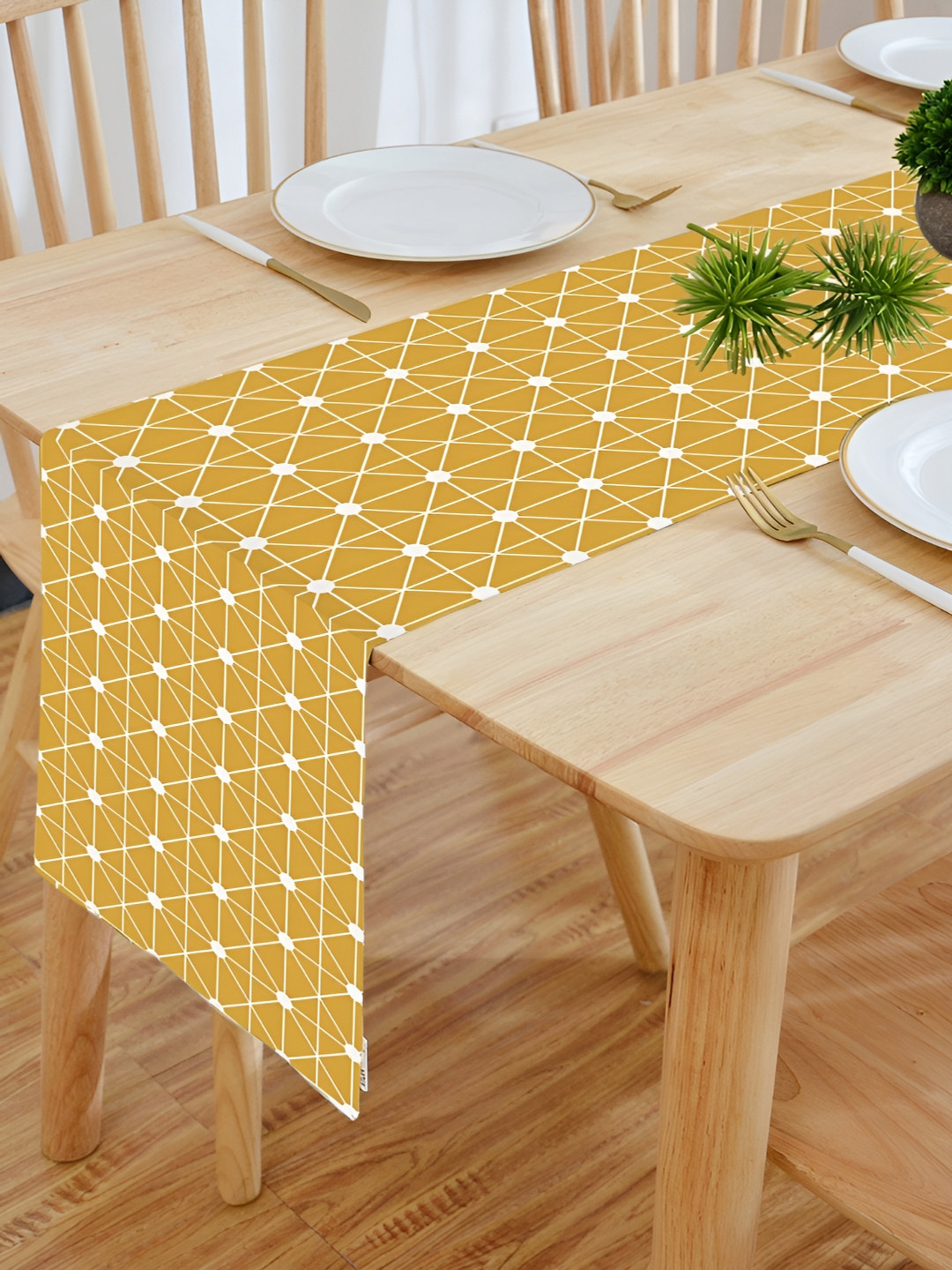 

HOMADORN Yellow & White Geometric Table Runner