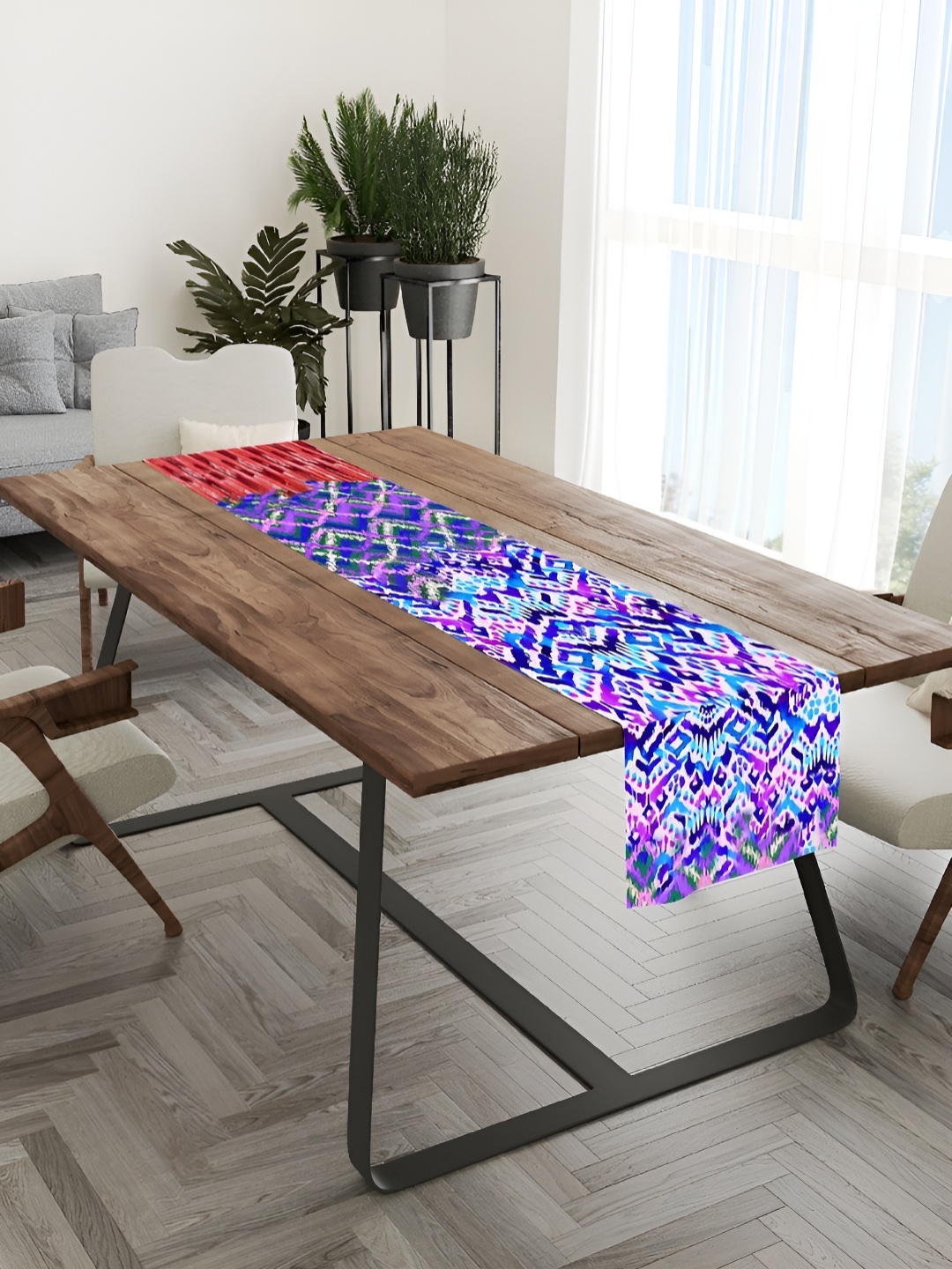 

HOMADORN Blue & red Abstract 4 Seater Table Runner