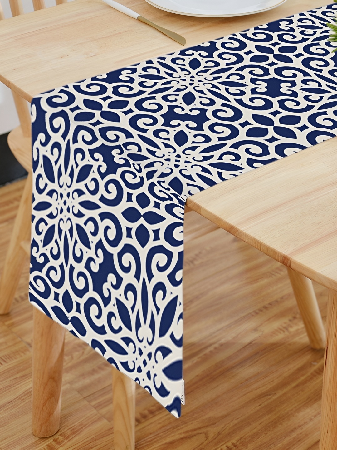 

HOMADORN Blue & White Ethnic Motifs 6-Seater Table Runner