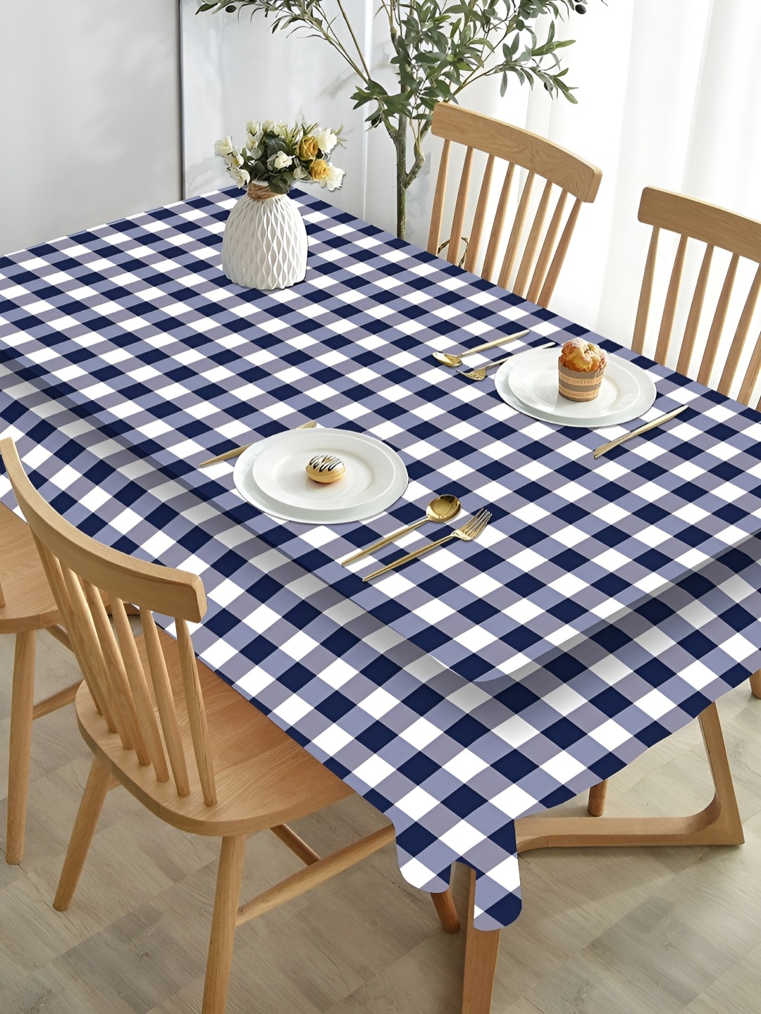 

HOMADORN Blue & White Checked 6-Seater Table Cover