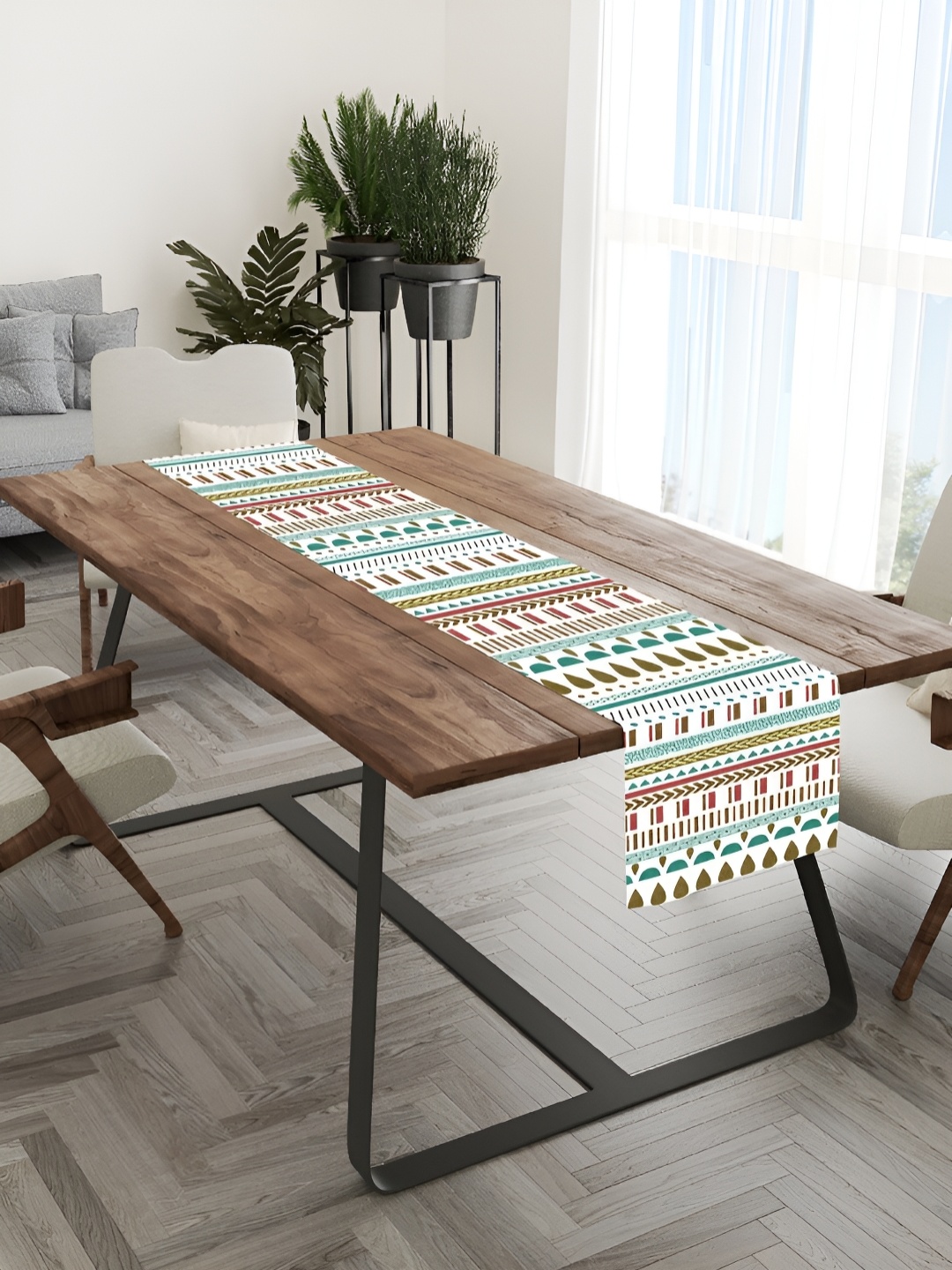 

HOMADORN White & Green Printed Table Runner