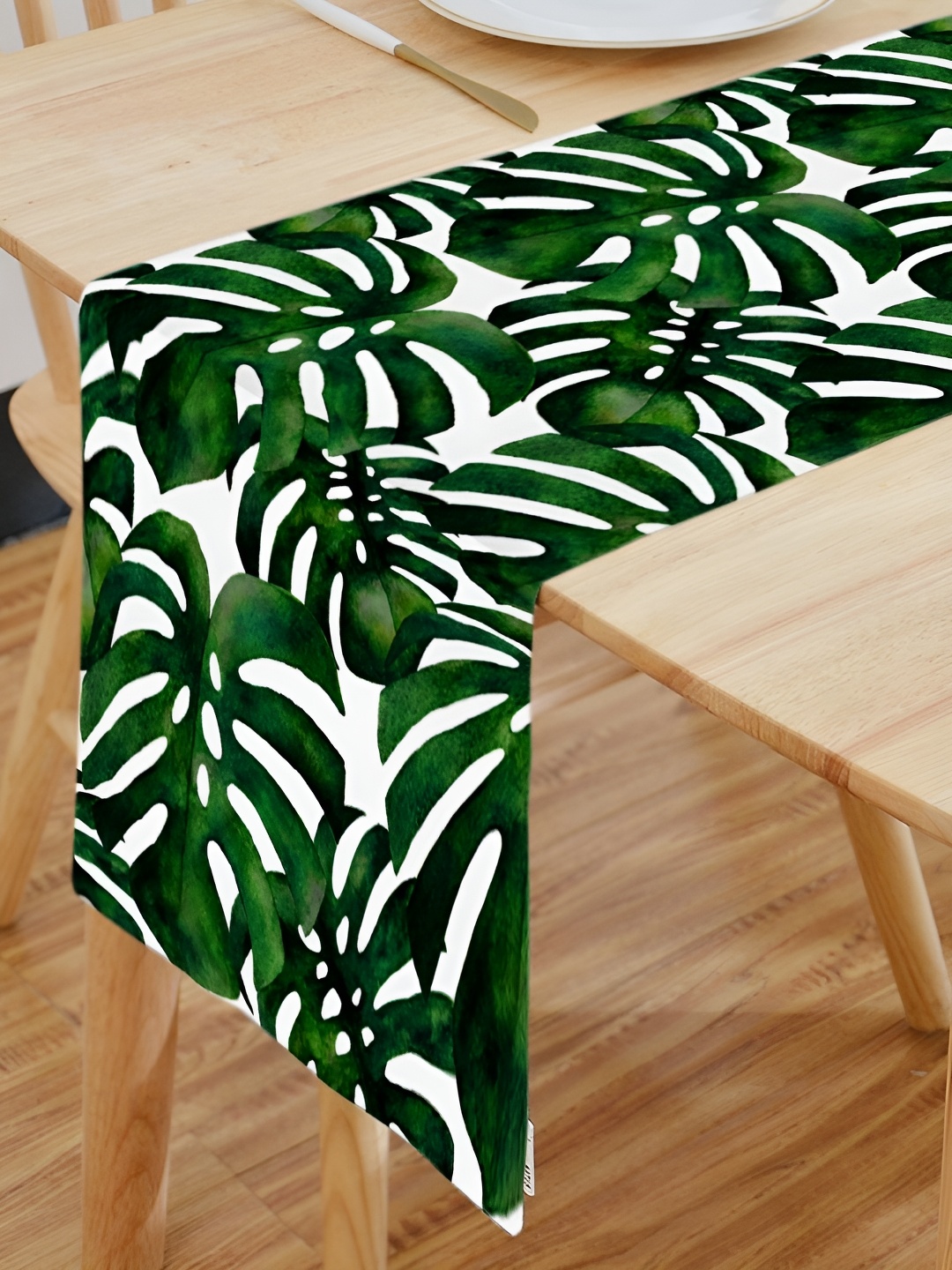 

HOMADORN Green & White Printed Table Runner