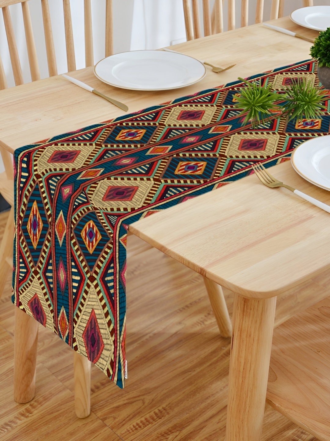 

HOMADORN Maroon & Beige Geometric Table Runner