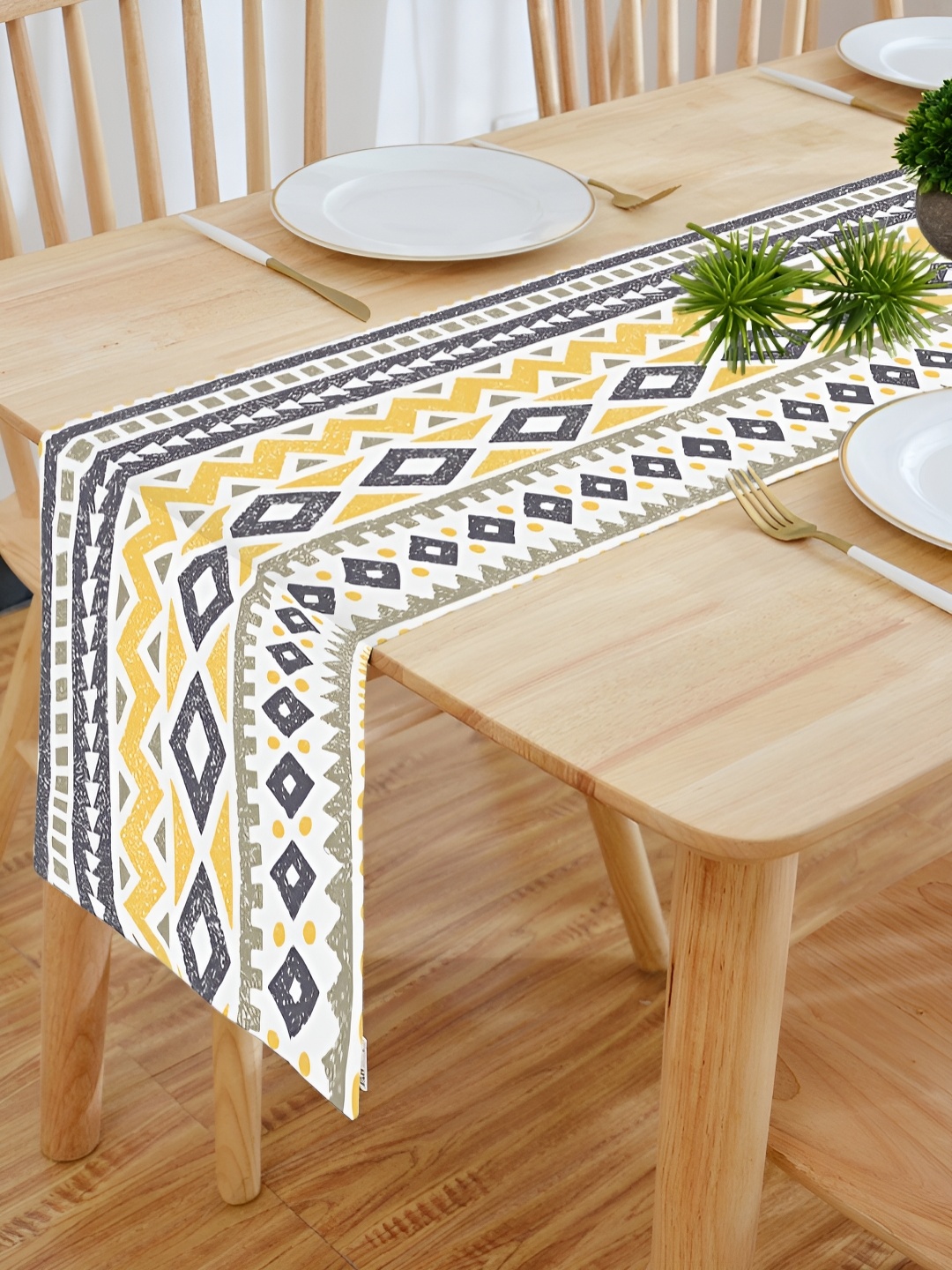 

HOMADORN White & Yellow Ethnic Motifs 6-Seater Table Runner