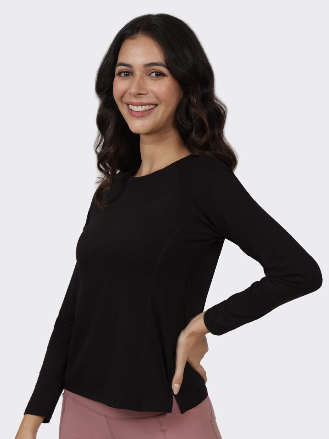 

Blissclub Round Neck Slid Slit T-shirt, Black