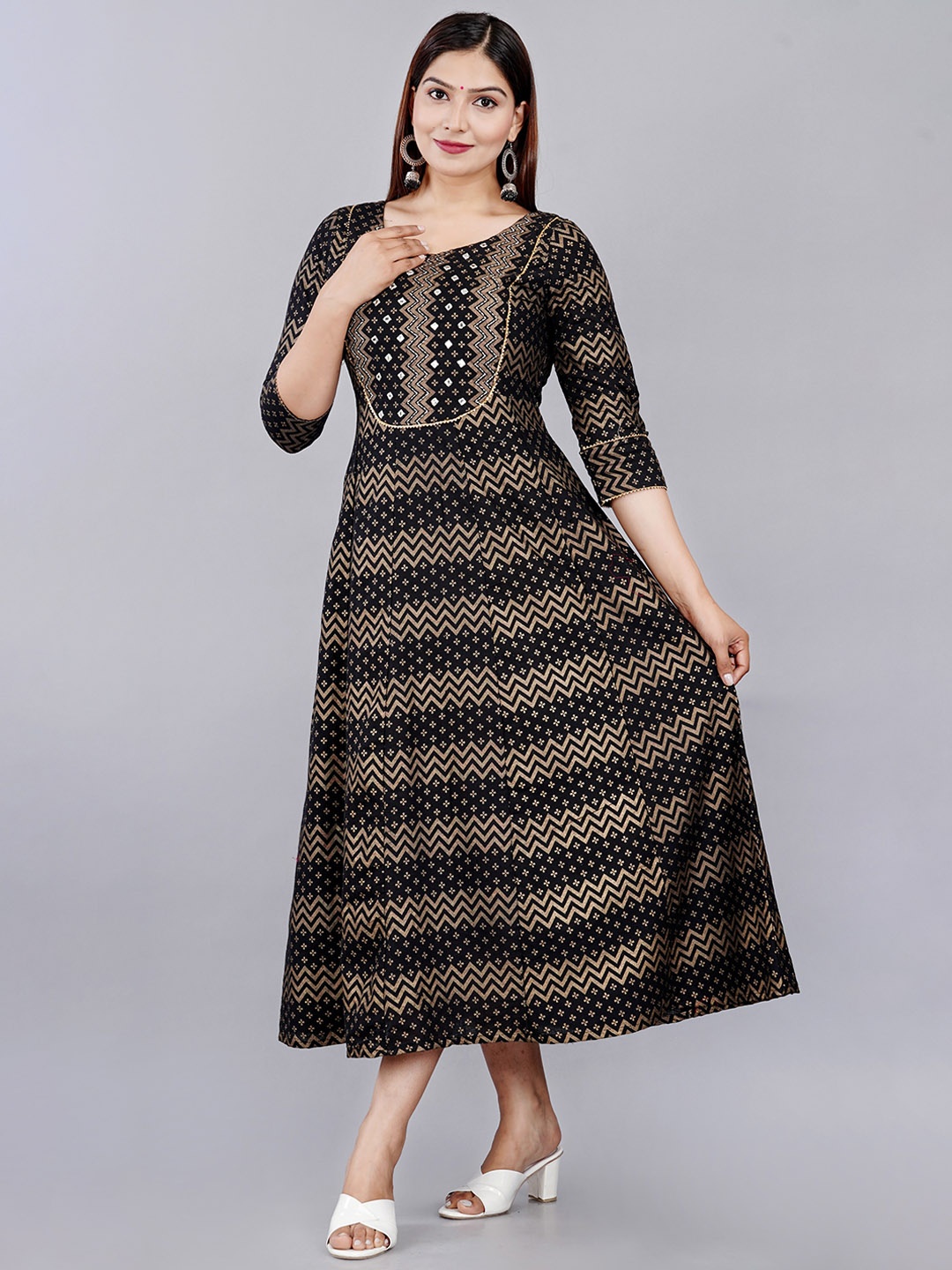 

AAYUMI Chevron Printed Three-Quarter Sleeve Anarkali Ethnic Dress, Black