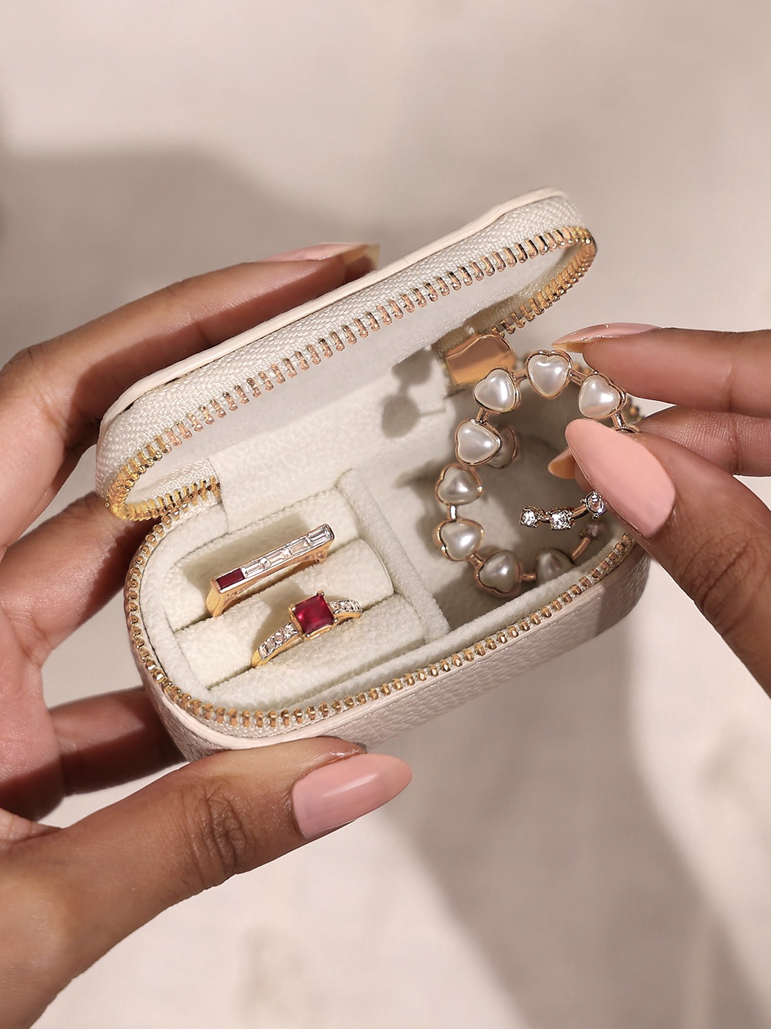 

ACCESSORIZE LONDON Cream Self Design Micro Mini Jewellery Organisers