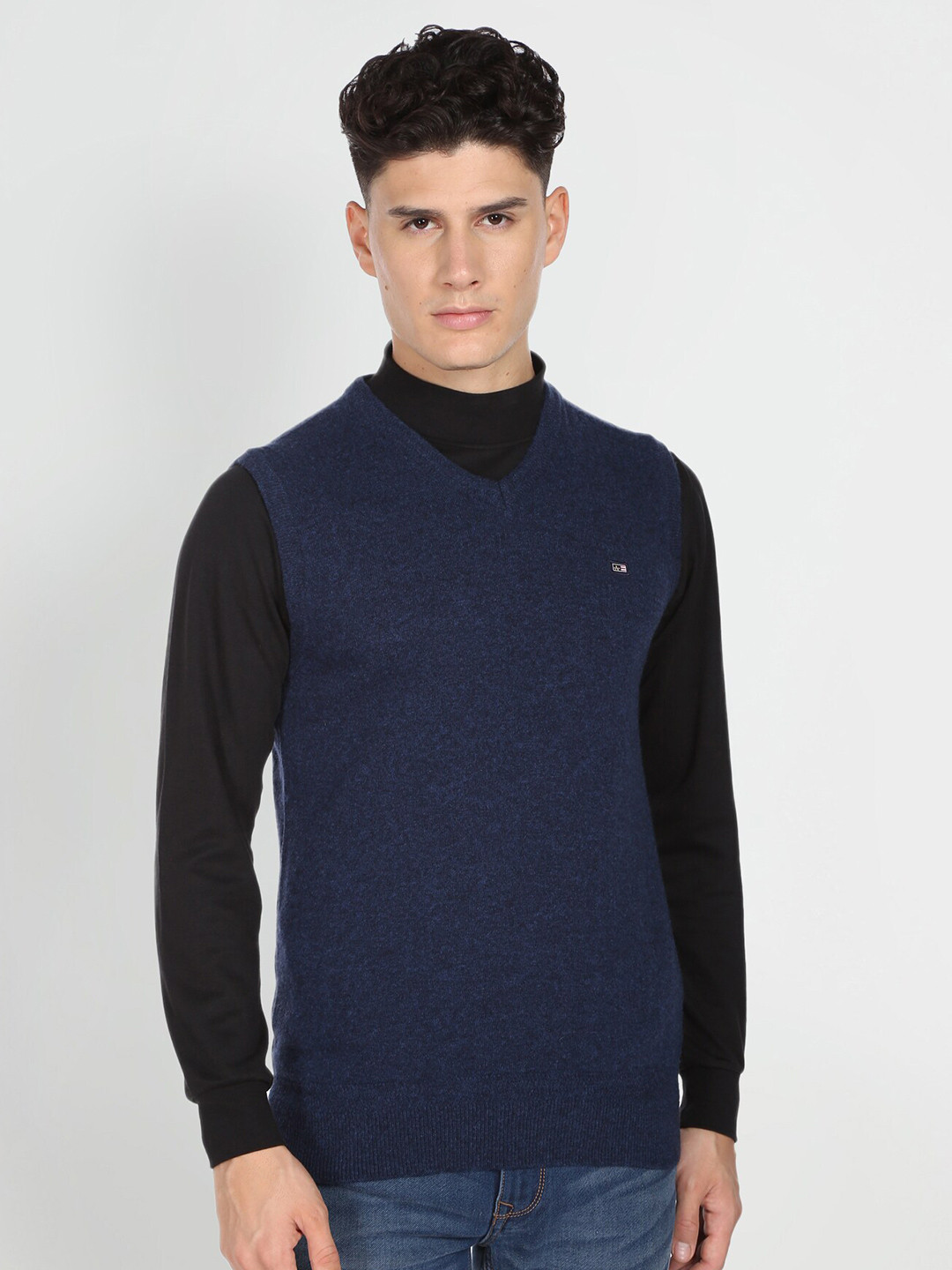 

Arrow Sport V-Neck Sleeveless Sweater Vest, Navy blue