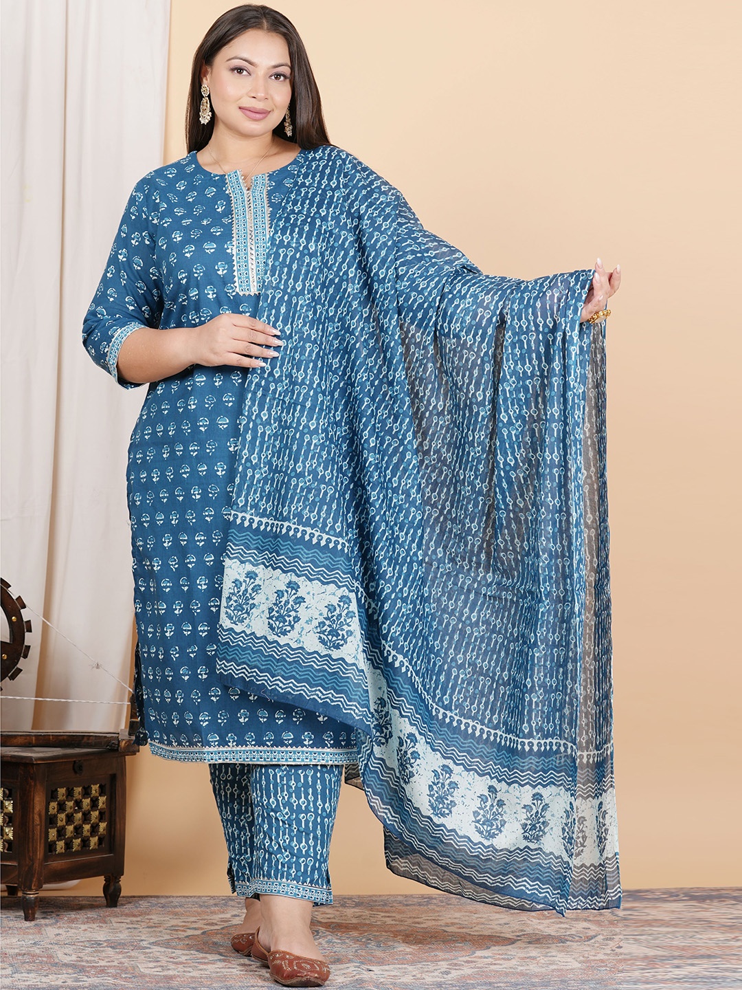 

ZOYOTO Floral Printed Gotta Patti Pure Cotton Kurta & Trousers With Dupatta, Blue