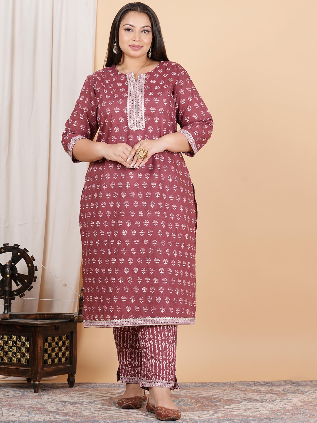 

ZOYOTO Floral Printed Gotta Patti Pure Cotton Kurta & Trousers With Dupatta, Maroon