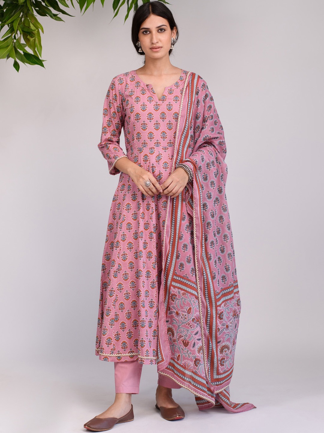 

Prakriti Jaipur Ethnic Motifs Printed Anarkali Kurta, Pink