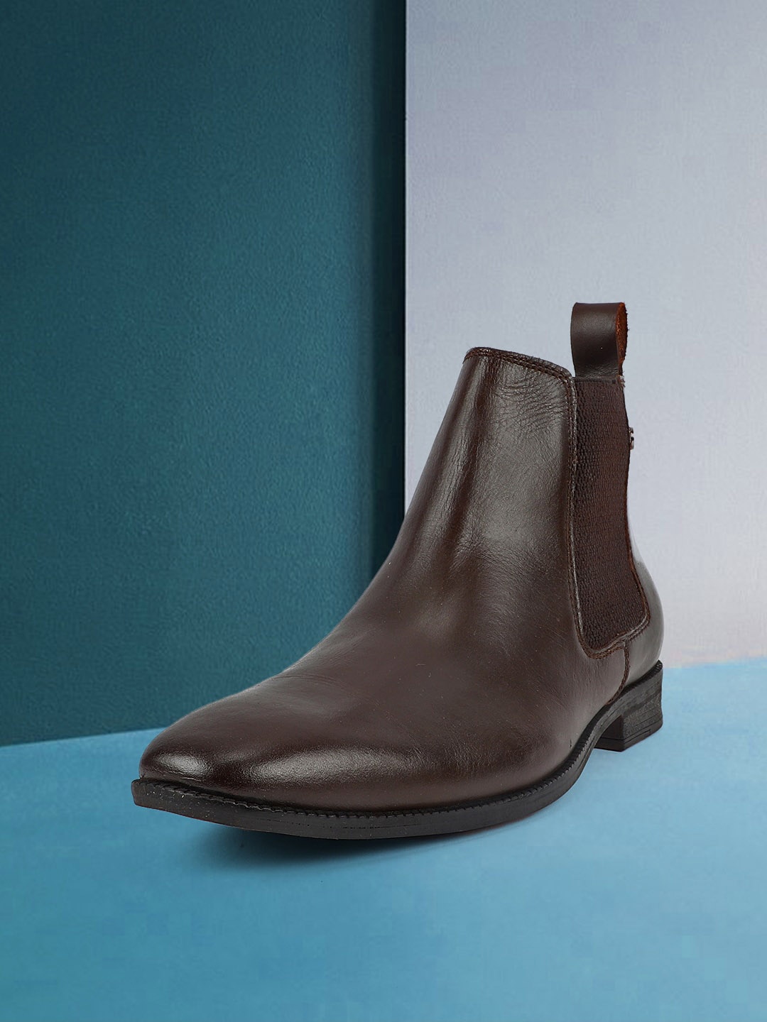 

Carlton London Men Mid Top Leather Chelsea Boots, Brown