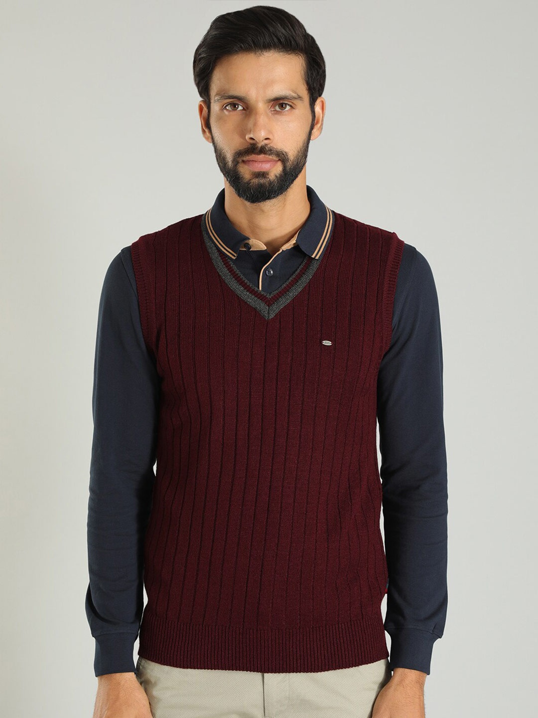 

Indian Terrain Ribbed V-Neck Sleeveless Pure Acrylic Sweater, Maroon