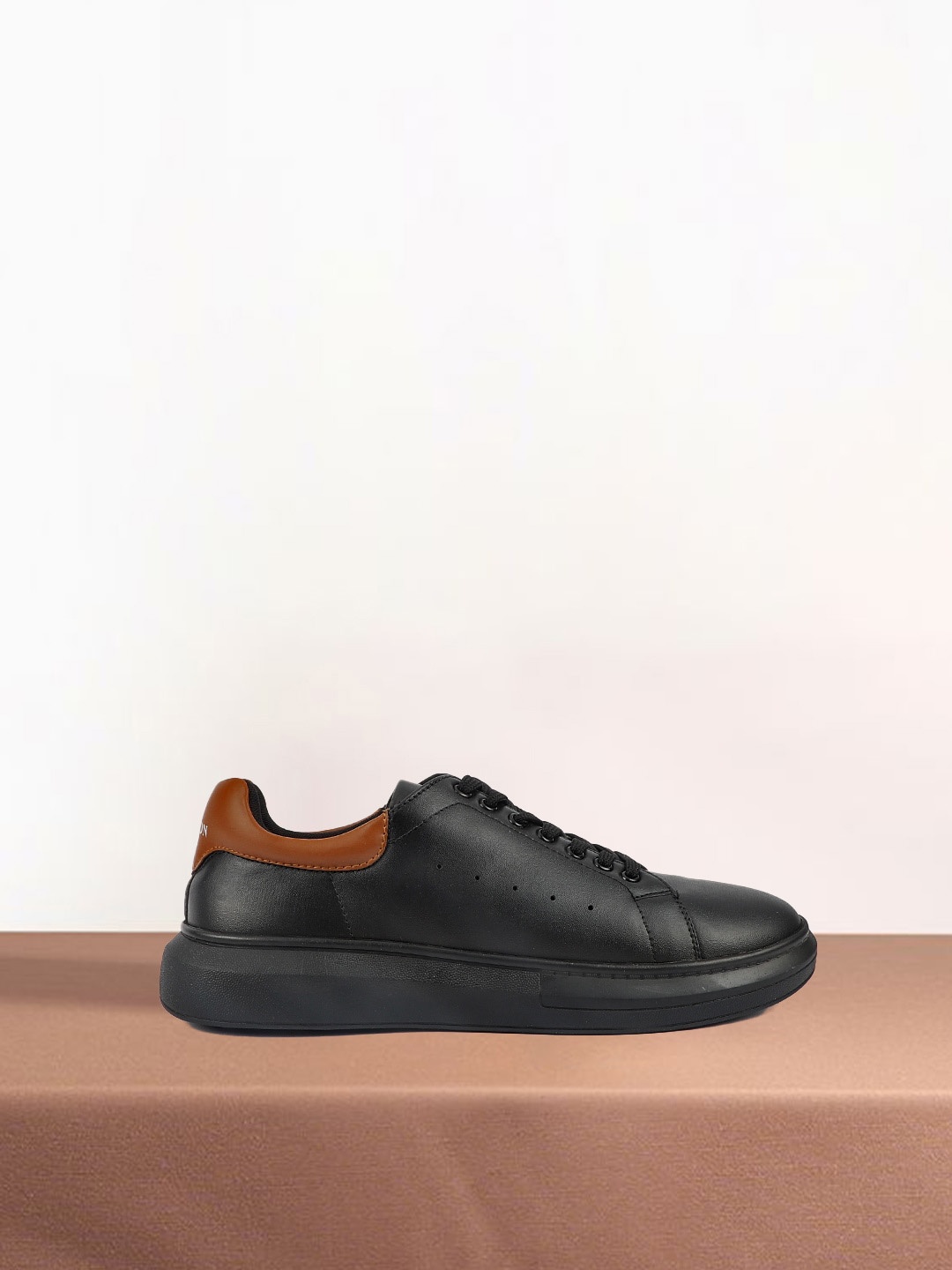 

Carlton London Men Textured Lace-Up Sneakers, Black
