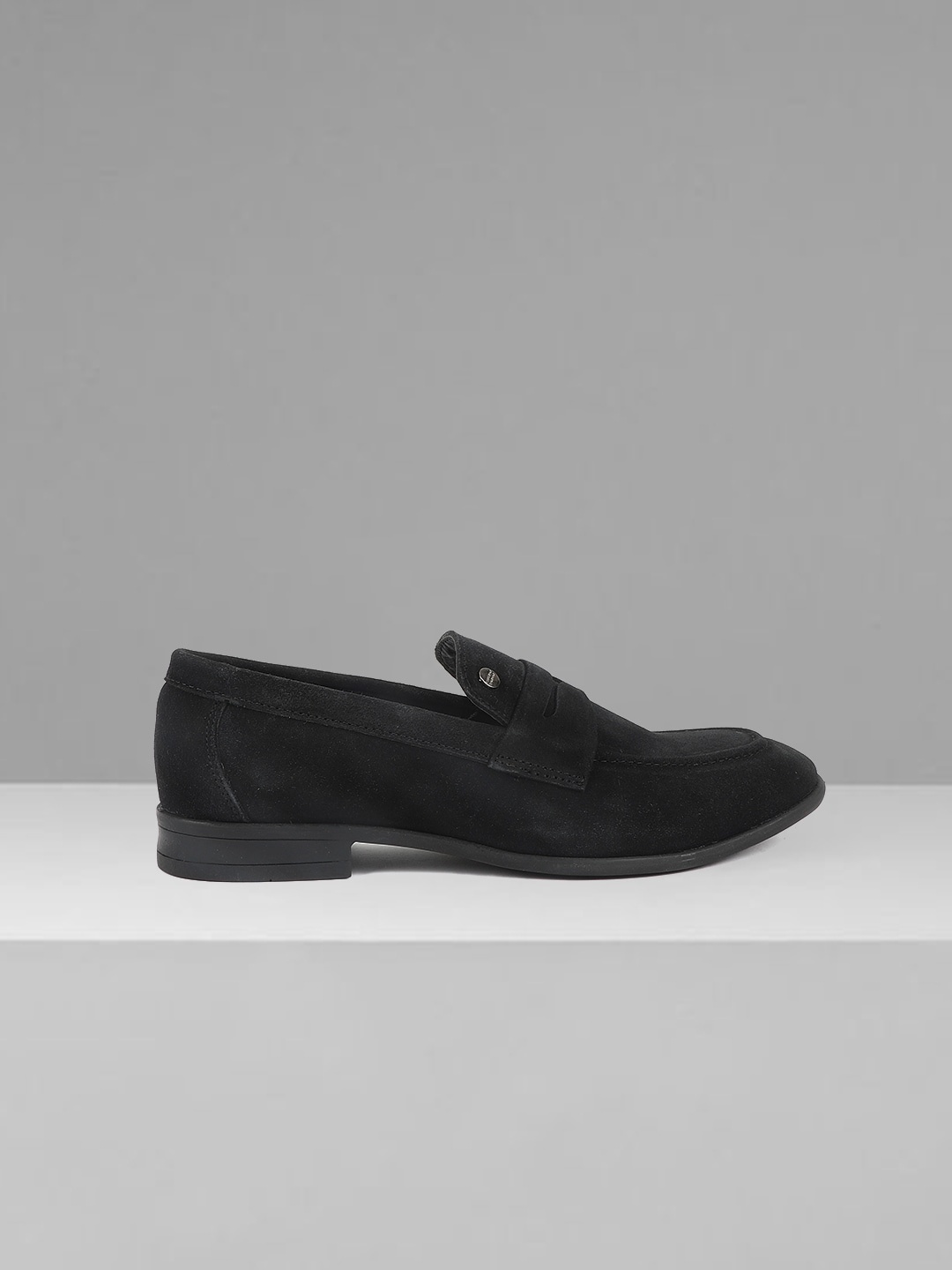 

Carlton London Men Textured Penny Loafers, Black