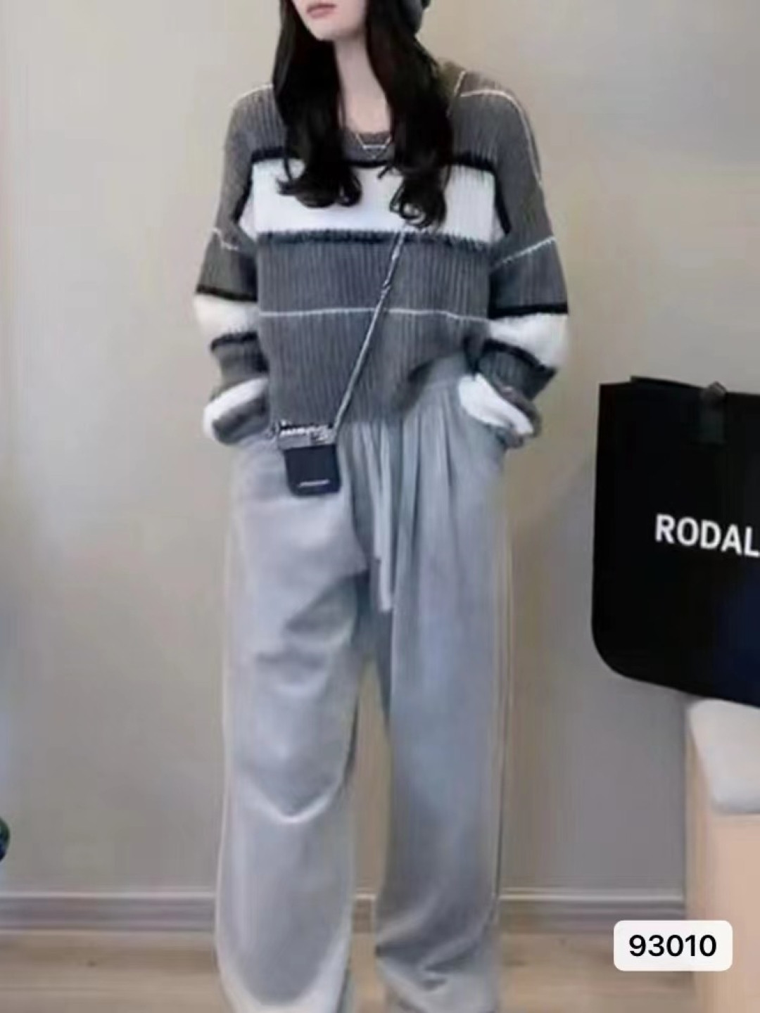 

StyleCast Grey Striped Top