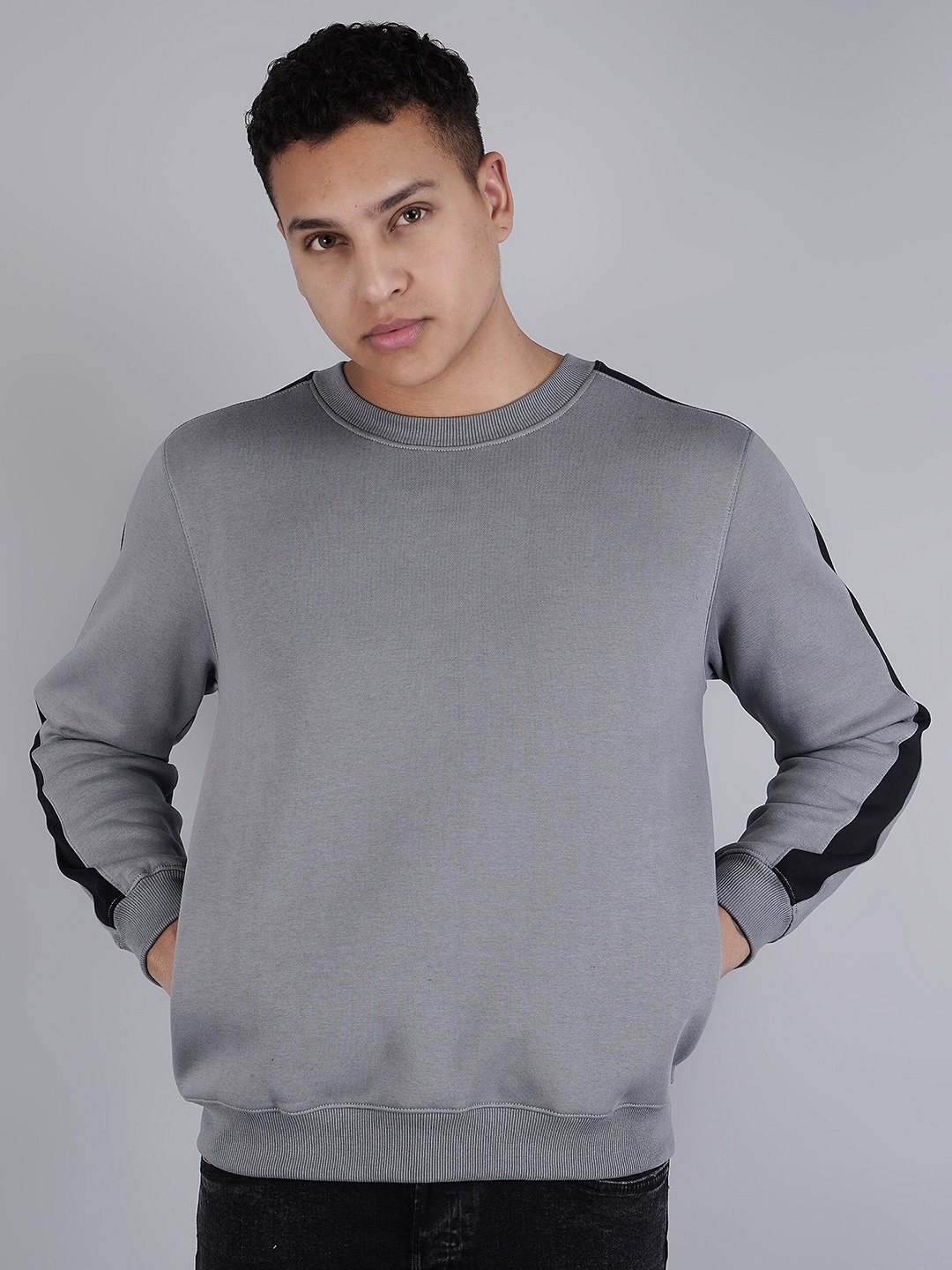 

BESIMPLE Round Neck Long Sleeves Fleece Sweatshirt, Grey